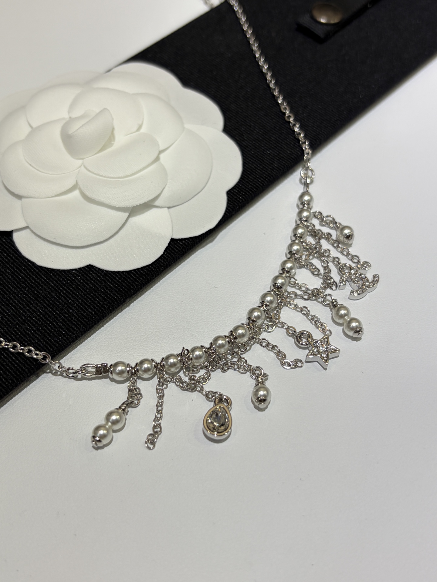 TOP CHANEL Necklace - Silver