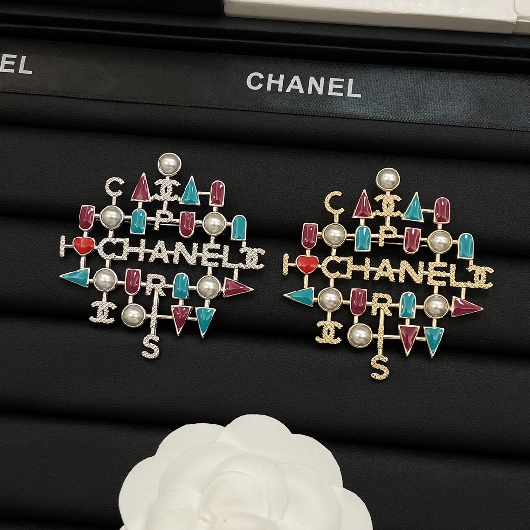 TOP CHANEL Brooch - 2 Colors