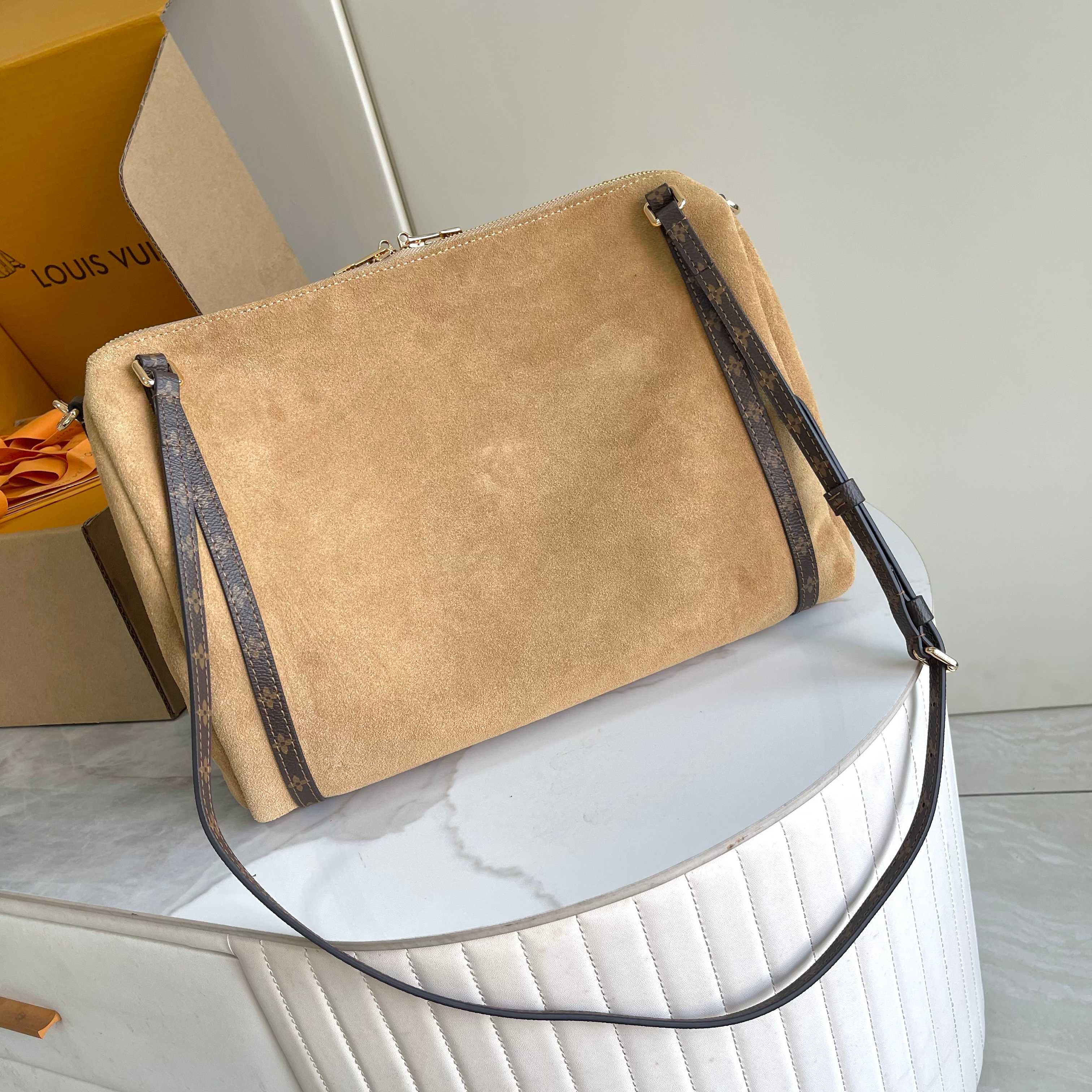 TOP Louis Vuitton LV Express Bag 24x18.5x36 cm - Brown