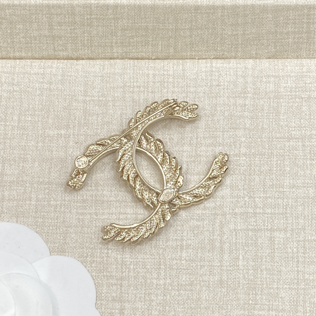 TOP CHANEL CC Brooch - Gold