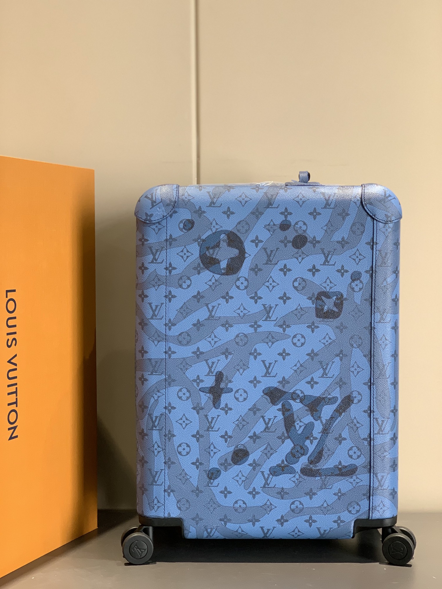 TOP Louis Vuitton LV Rolling Luggage Horizon 38.0 x 55.0 x 21.0 cm - Blue
