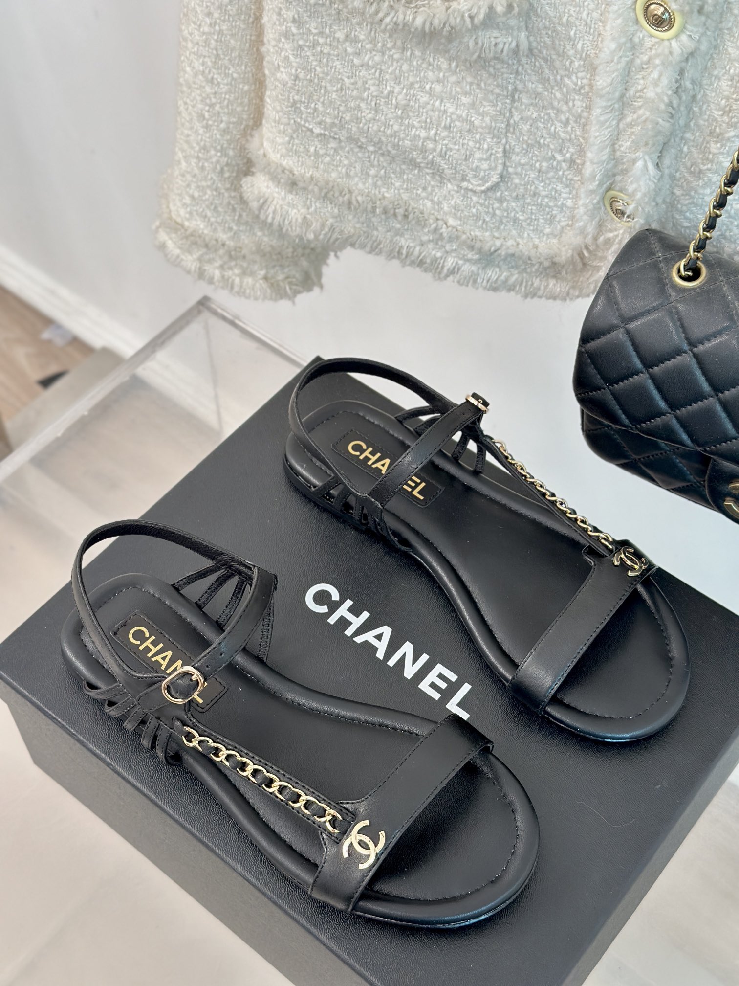 TOP CHANEL CC Chain Sandals - 3 Color