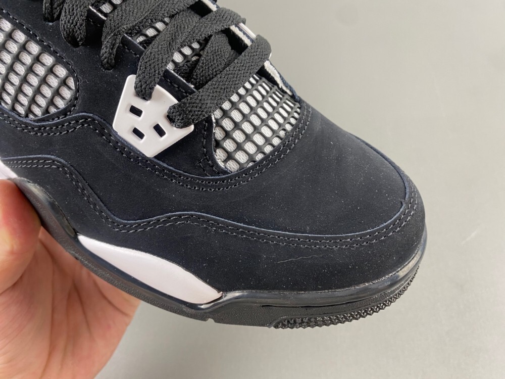 Air Jordan 4 Classic White Thunder God