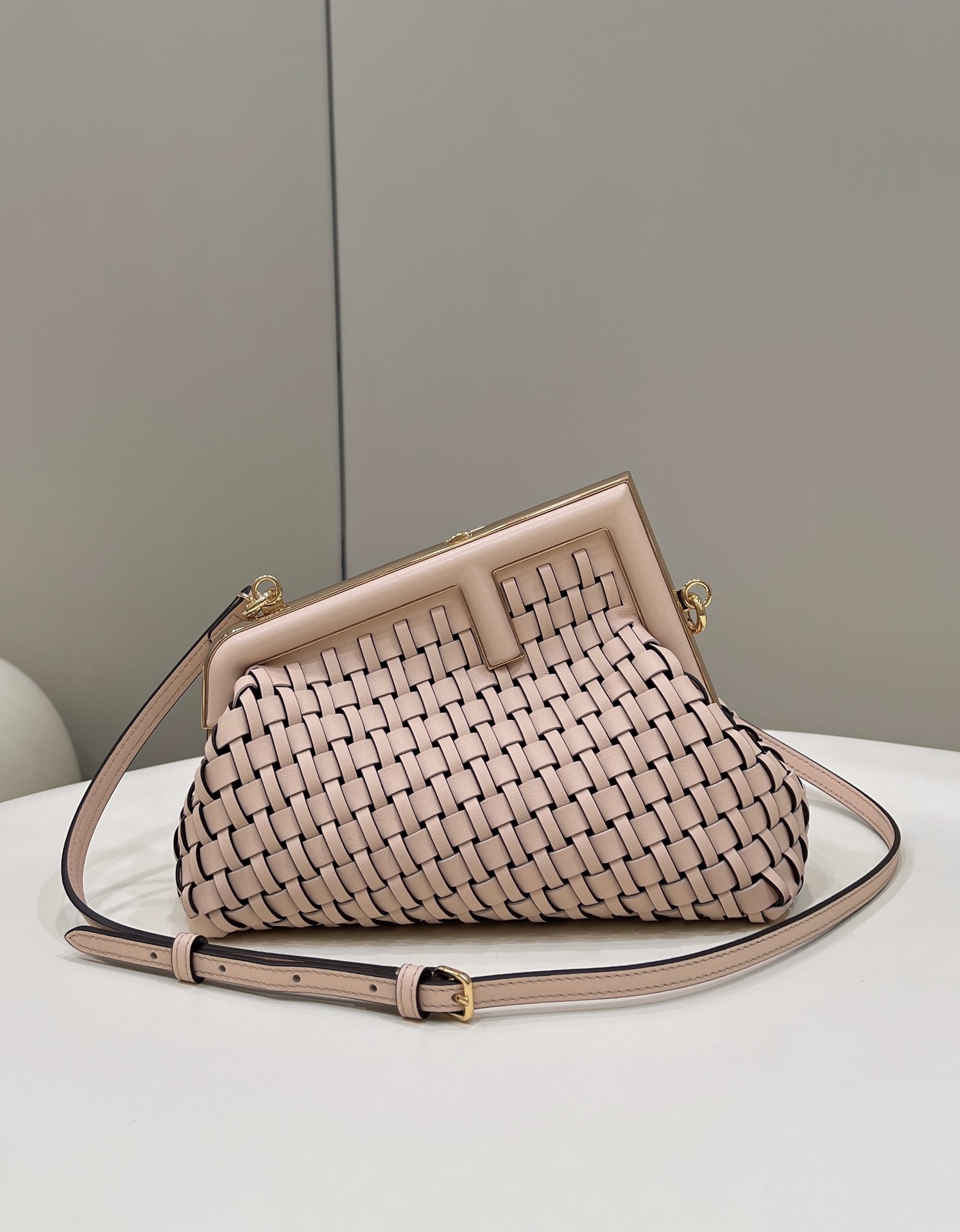 TOP FENDI FENDI First Pink Hand-Woven leather Bag - Pink