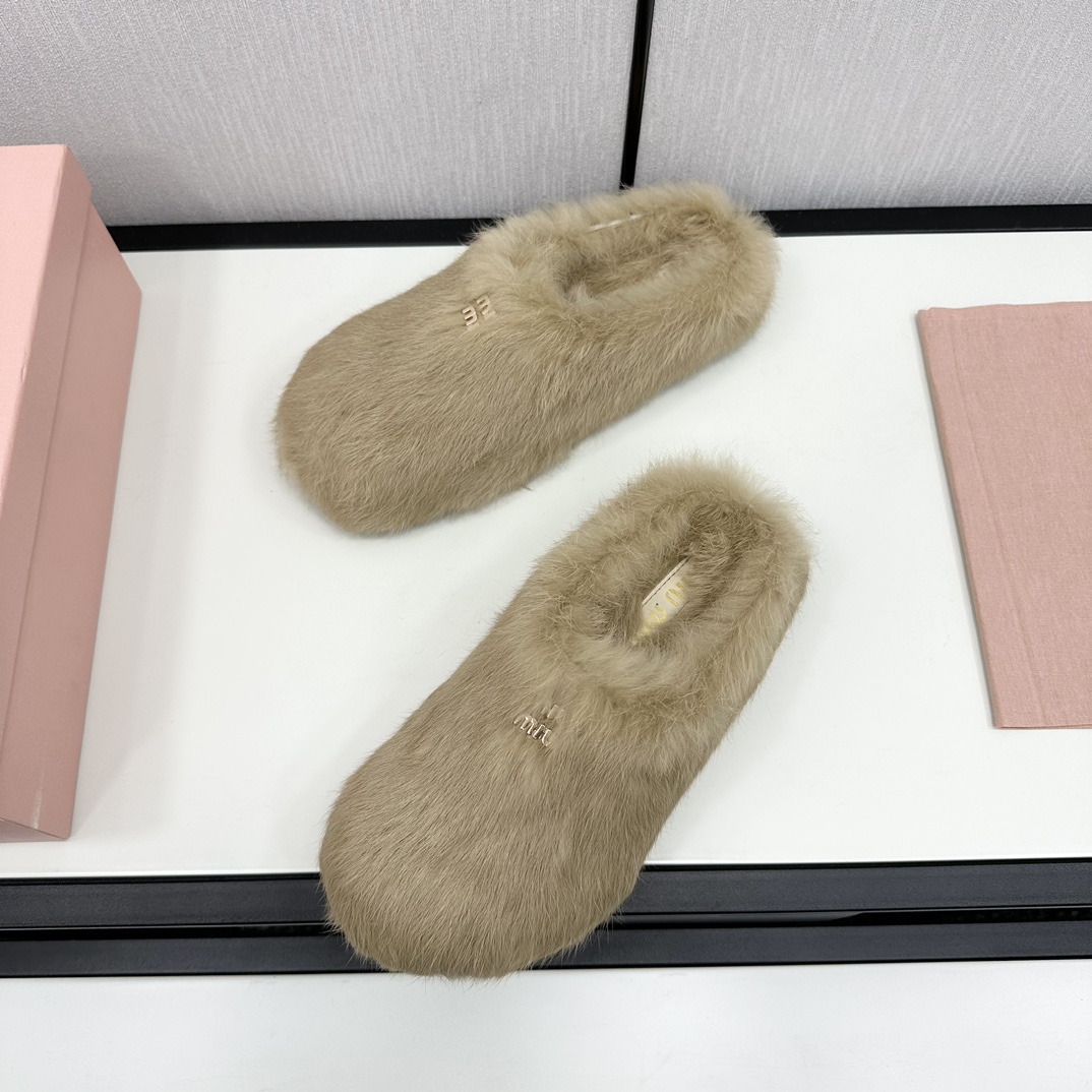 TOP Miu Miu Fur Slippers - 3 Color