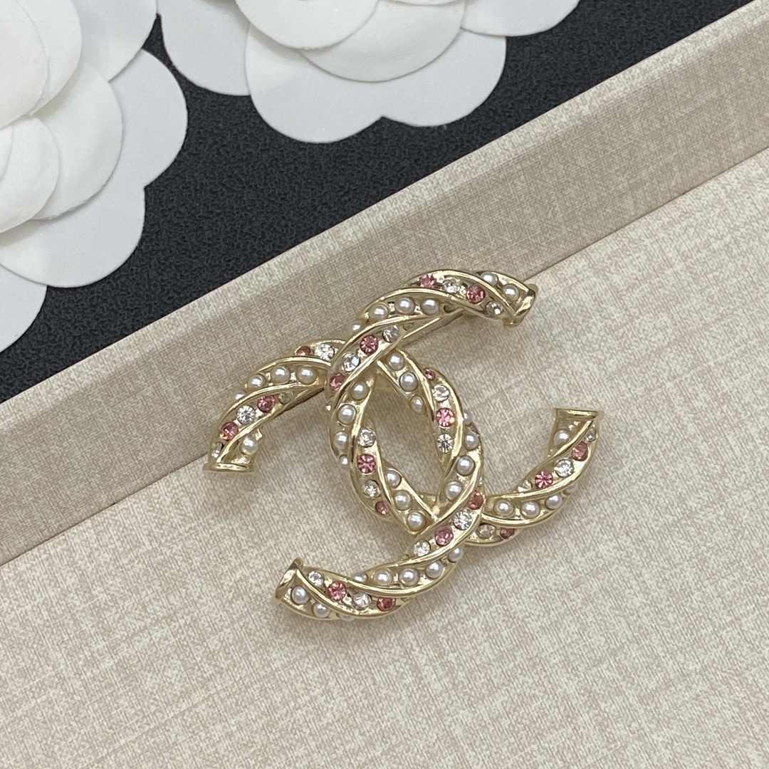 TOP CHANEL Brooch - Gold