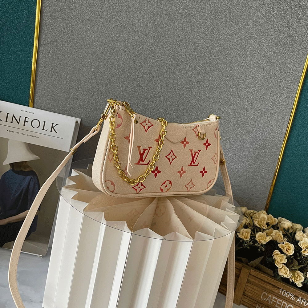 Louis Vuitton LV Easy Pouch on Strap  Bags （Replica）