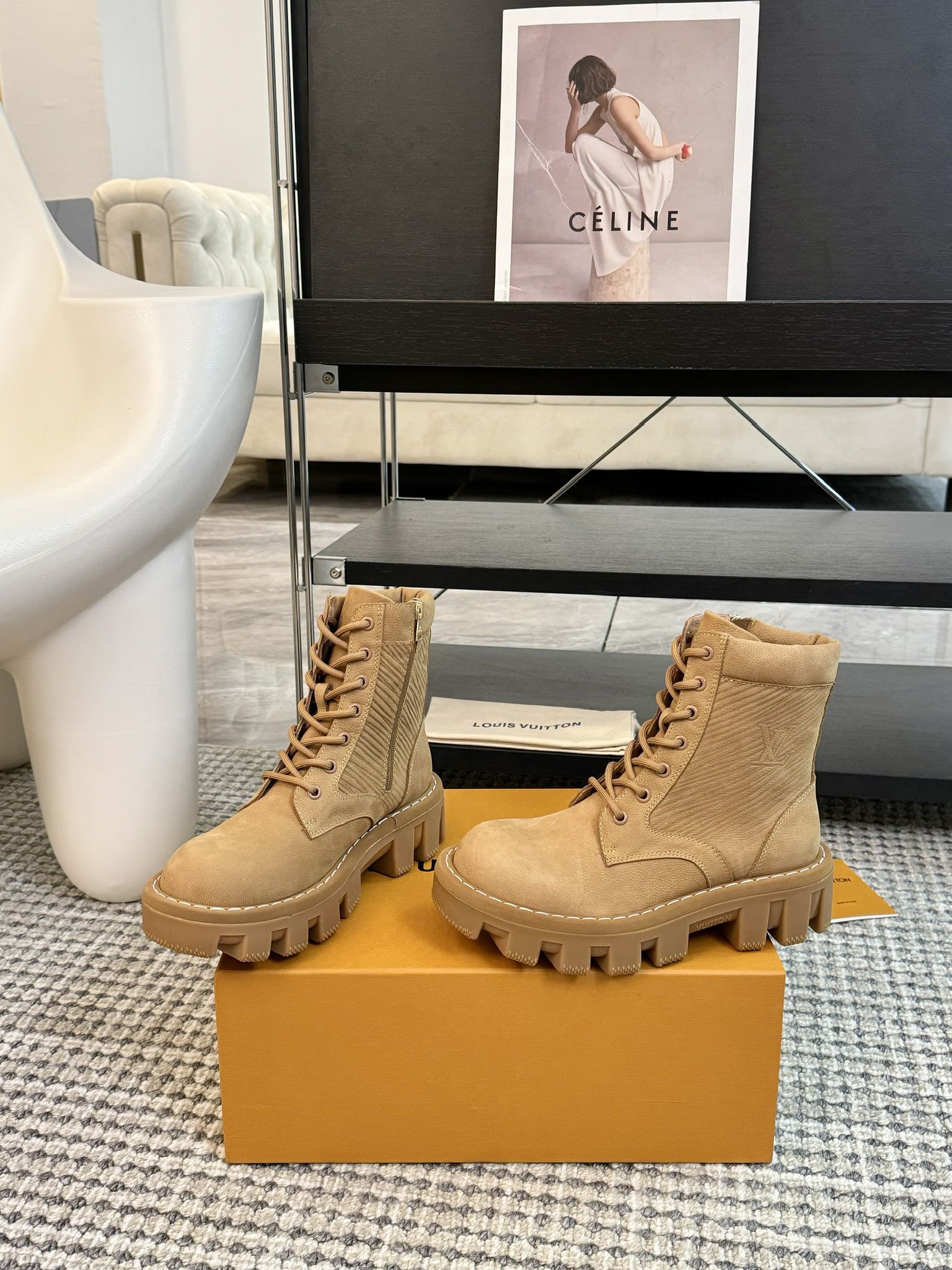 TOP Louis Vuitton LV  Short Boots - 2 Colors