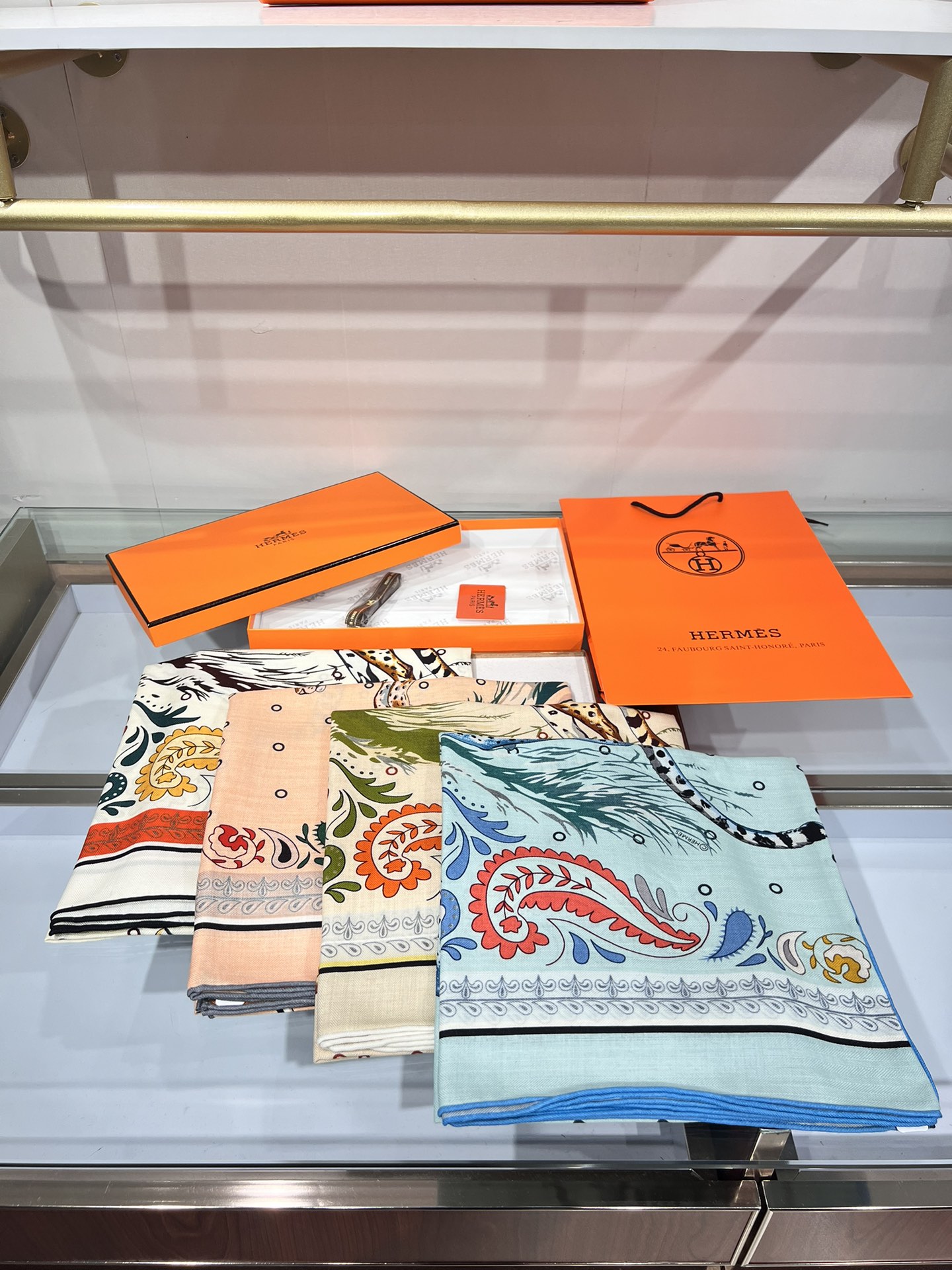 TOP HERMES Square Scarf 140x 140cm - 4 Colors