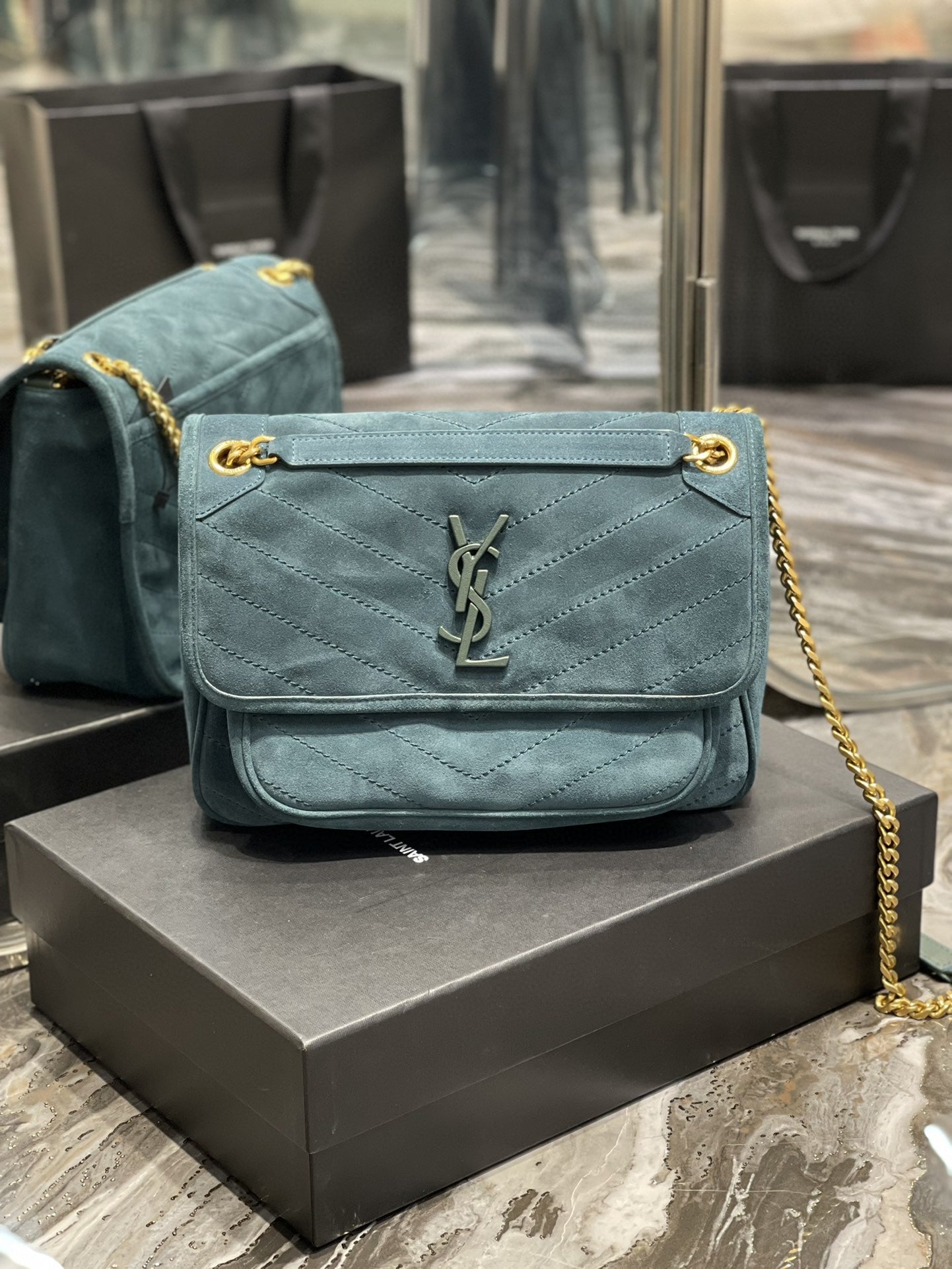 TOP Yves Saint Laurent YSL Niki Medium Suede Bag - Teal
