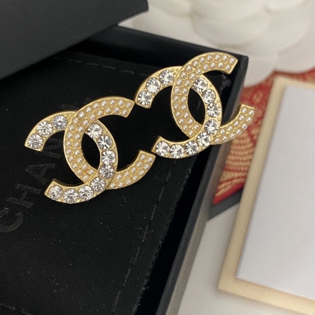 TOP CHANEL Double C Diamonds Earrings