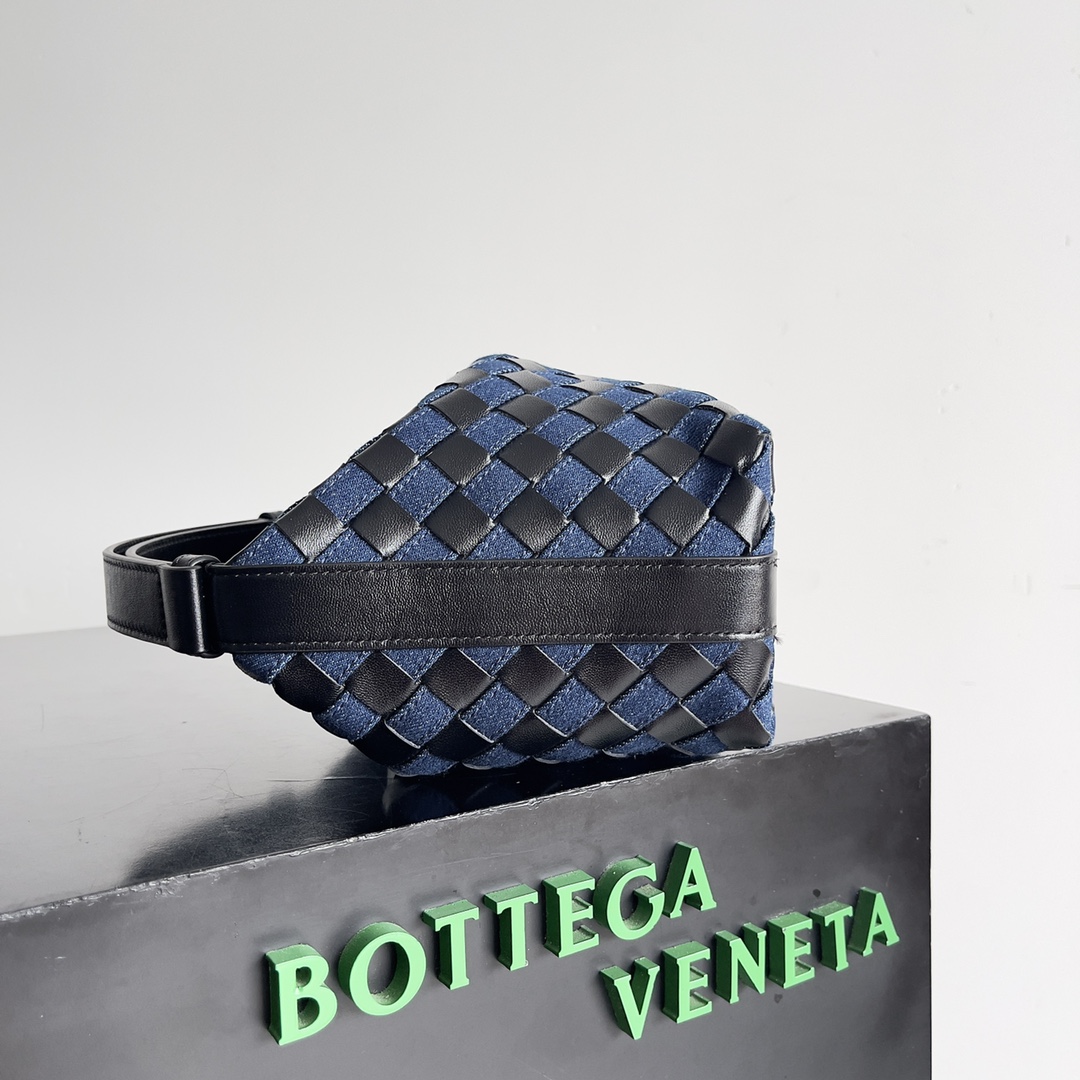TOP Bottega Veneta BV Denim & Leather Wallace Bag 22x13x9cm - Blue & Black