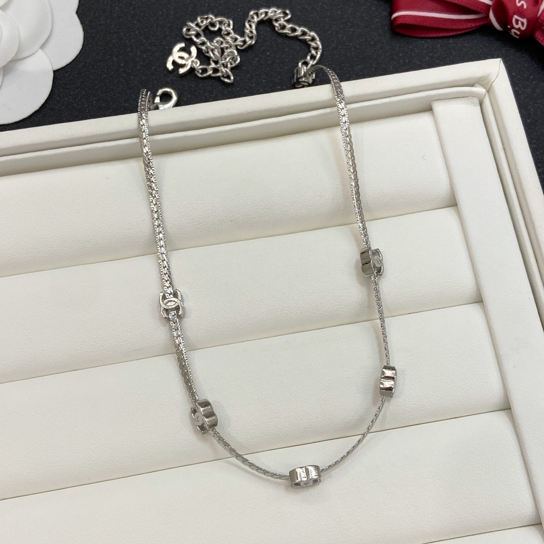 TOP CHANEL CC Necklace  - 2 Color