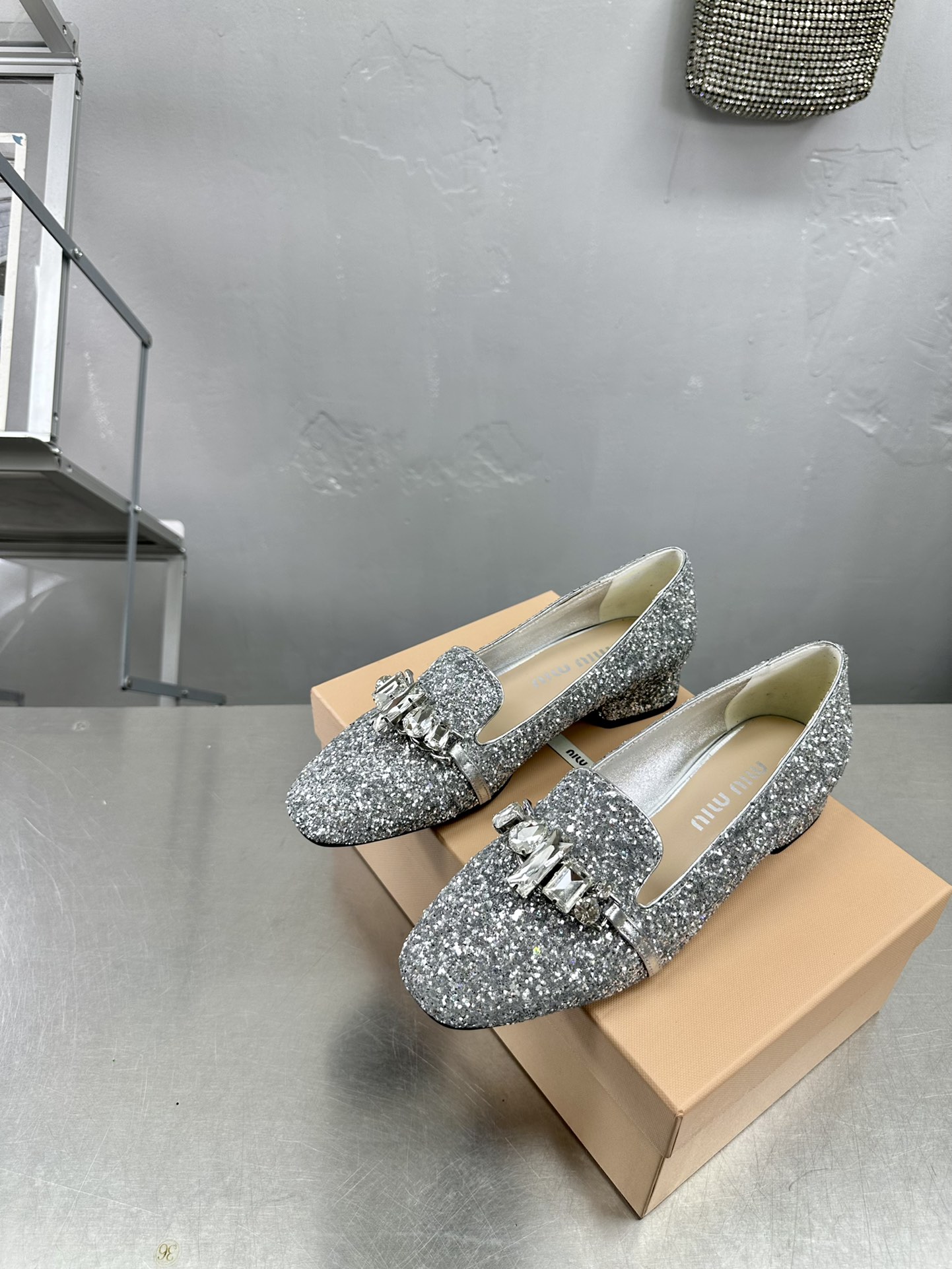 TOP Miu Miu Sequin Single Shoe - 4 Colors