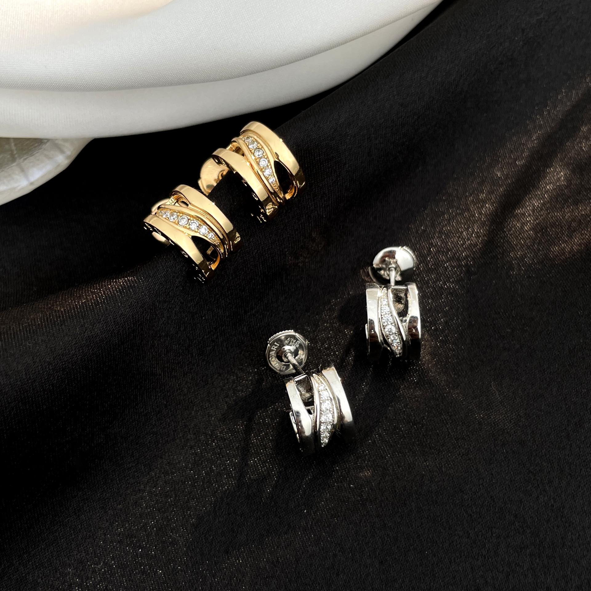 TOP BVLGARI Earrings - 2 Color