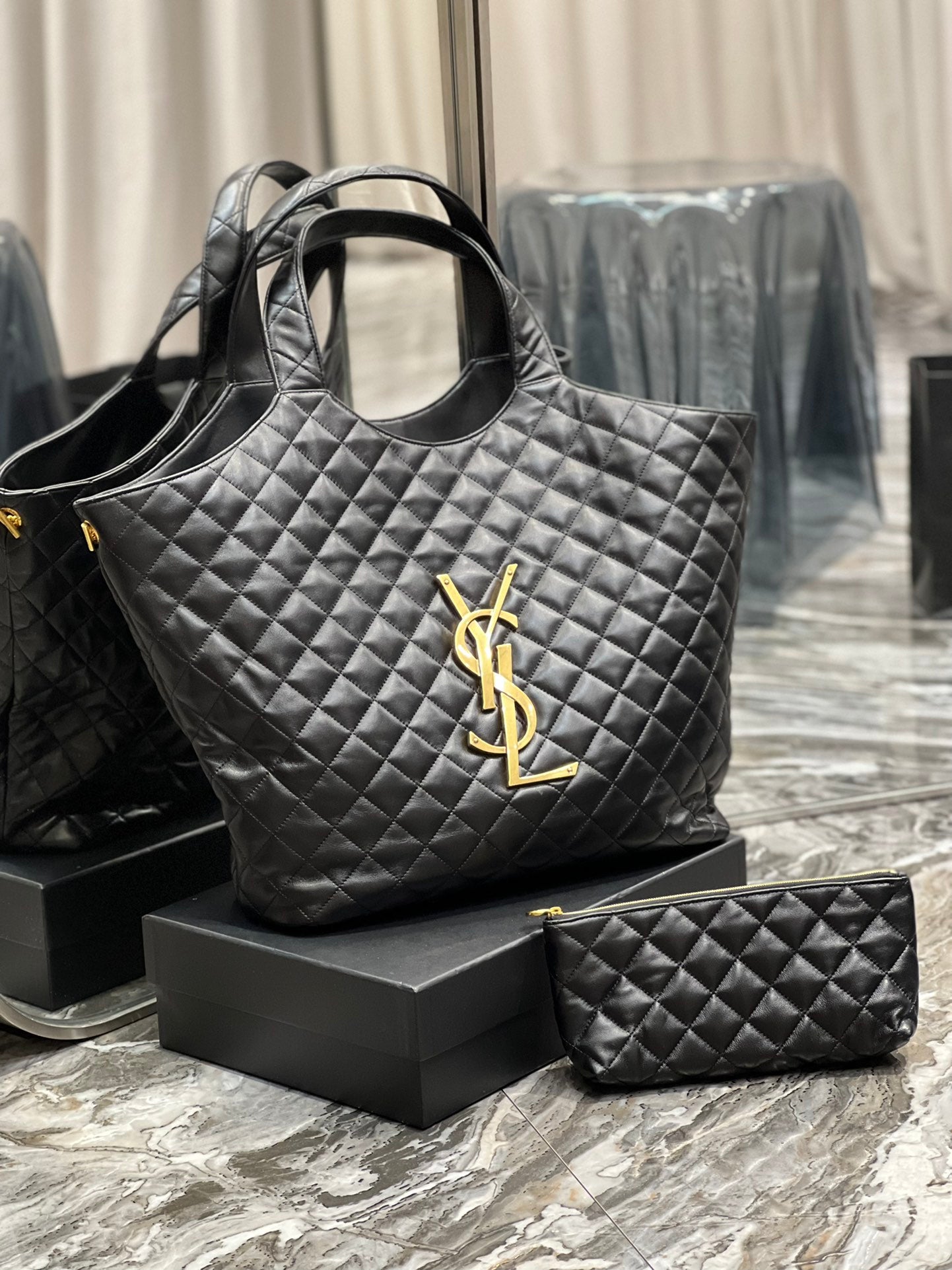 TOP Yves Saint Laurent YSL Lambskin Icare Tote - Black