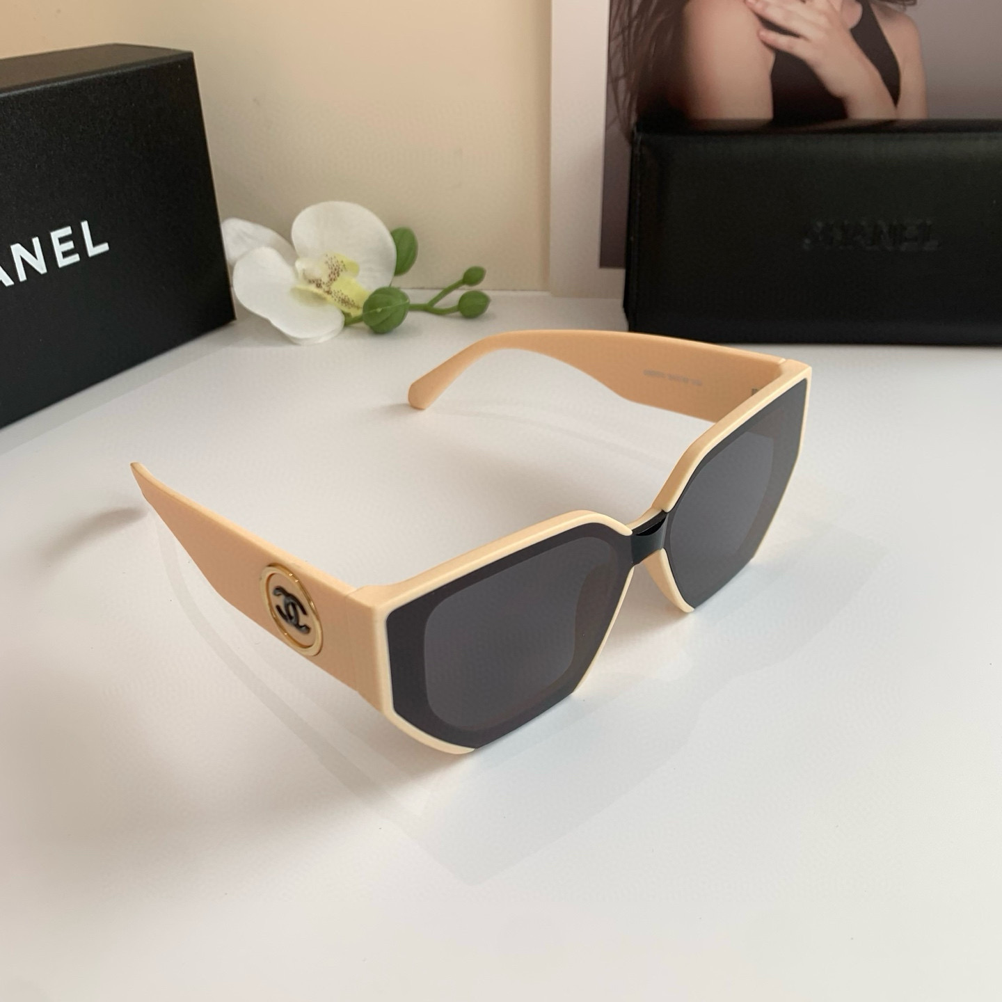 TOP CHANEL Sunglasses - 2 Colors