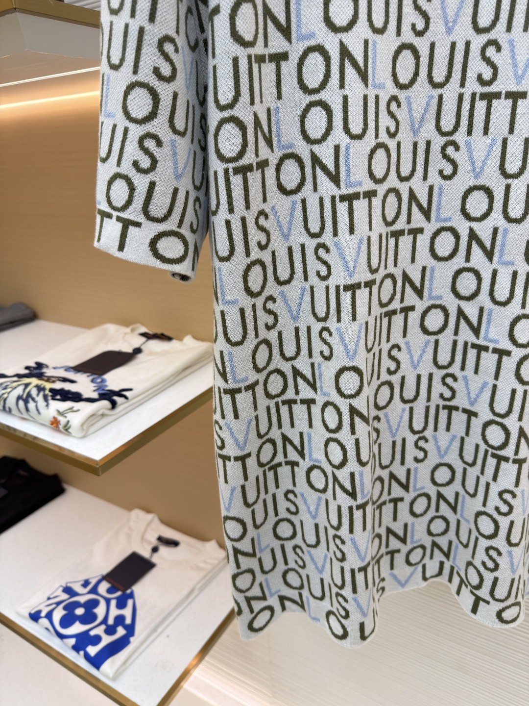 LOUIS VUITTON 满印字母毛织短袖
