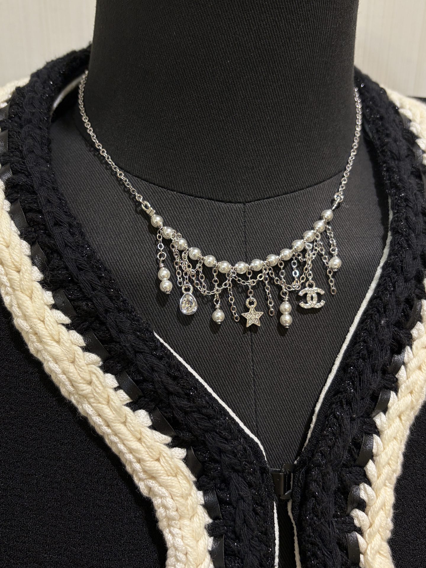 TOP CHANEL Necklace - Silver
