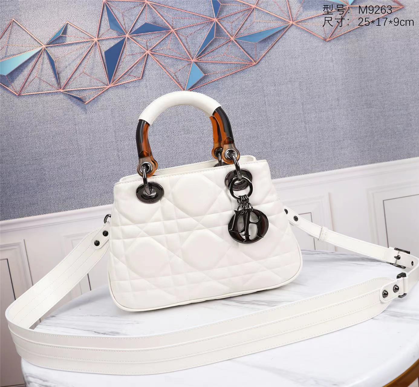 TOP Christian Dior Lady Christian Dior Bag Medium 24x18x10cm - White
