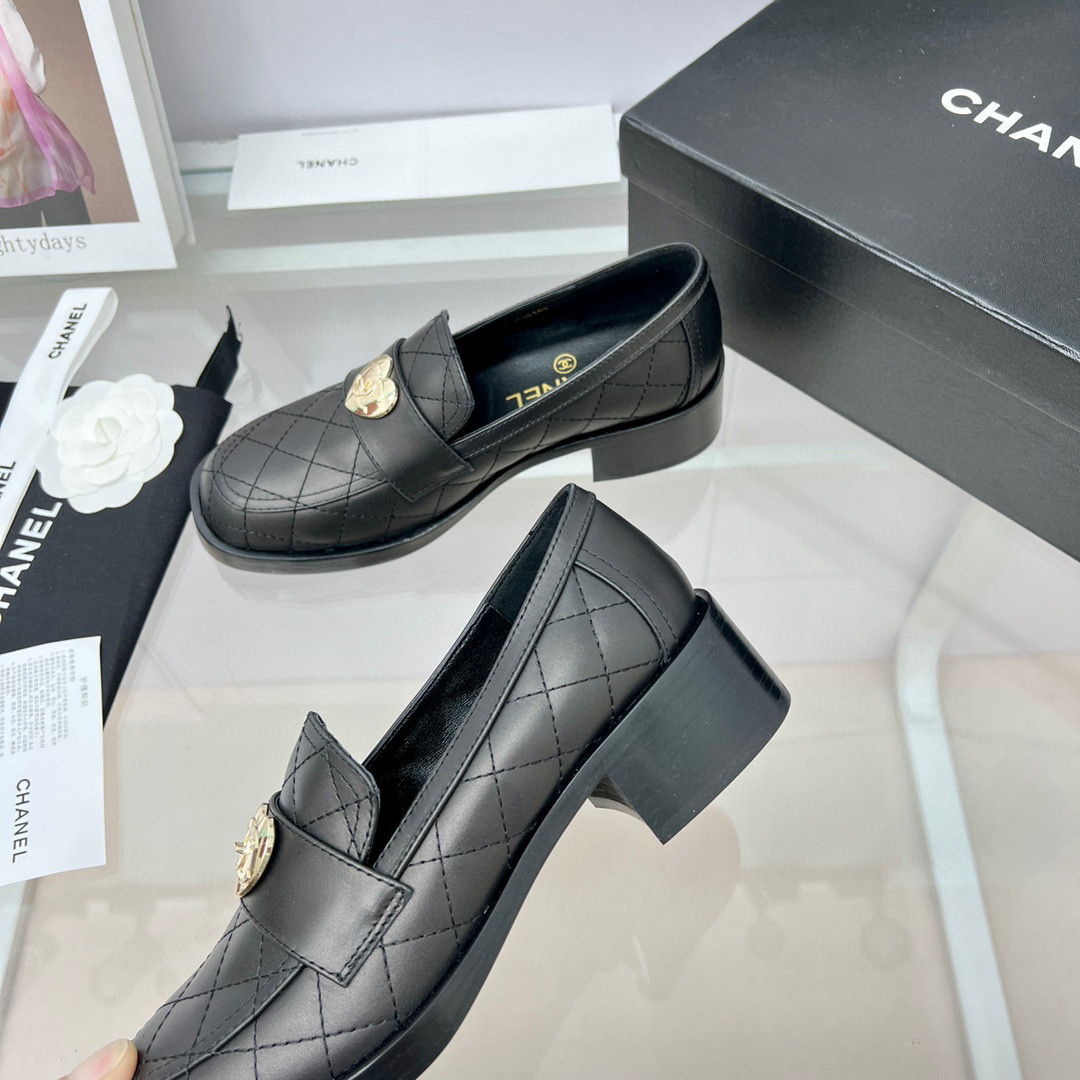 TOP CHANEL Leather Loafers Heart Logo - 4 Colours