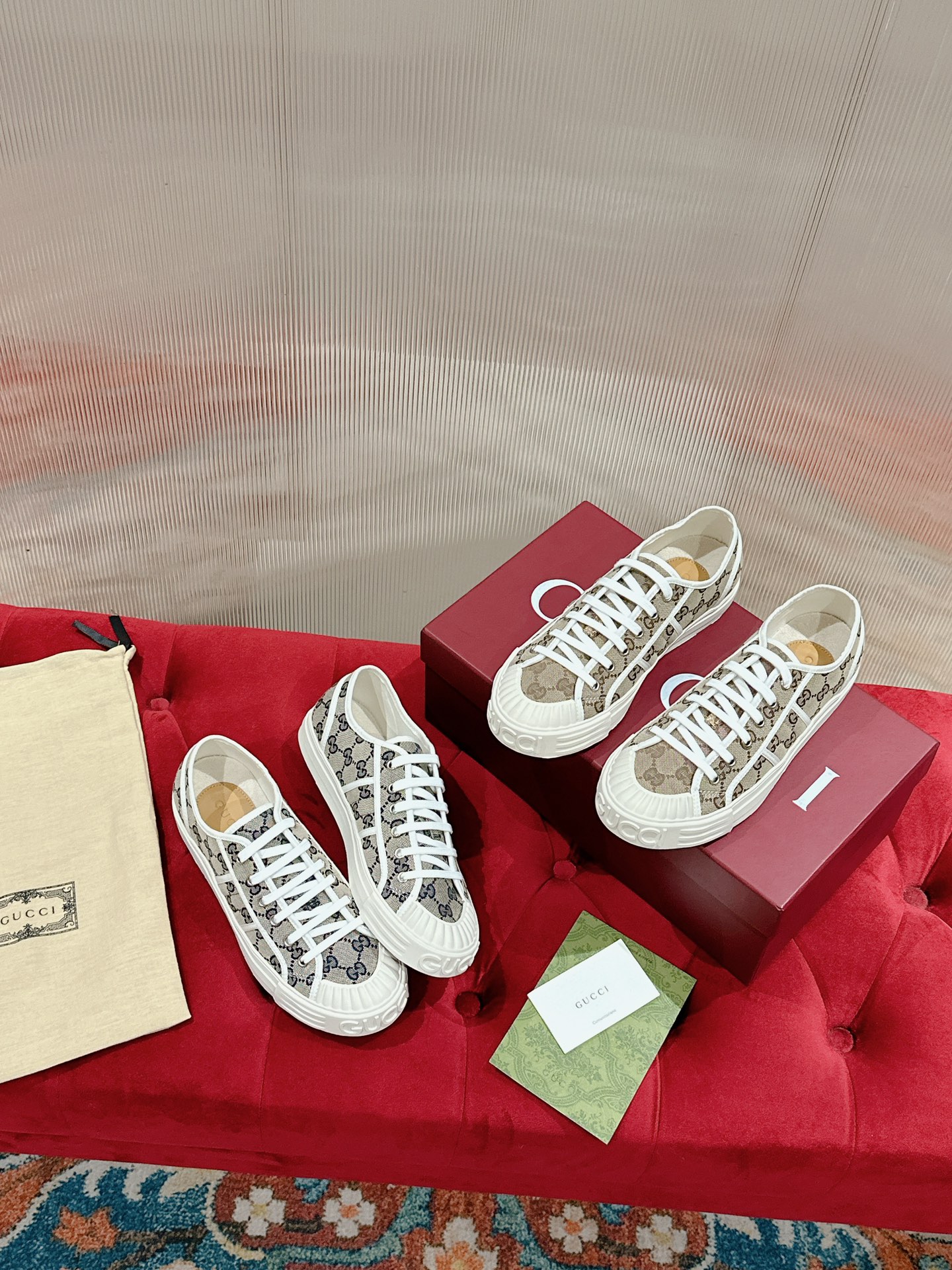 TOP GUCCI GG Canvas Shoes - 2 Color