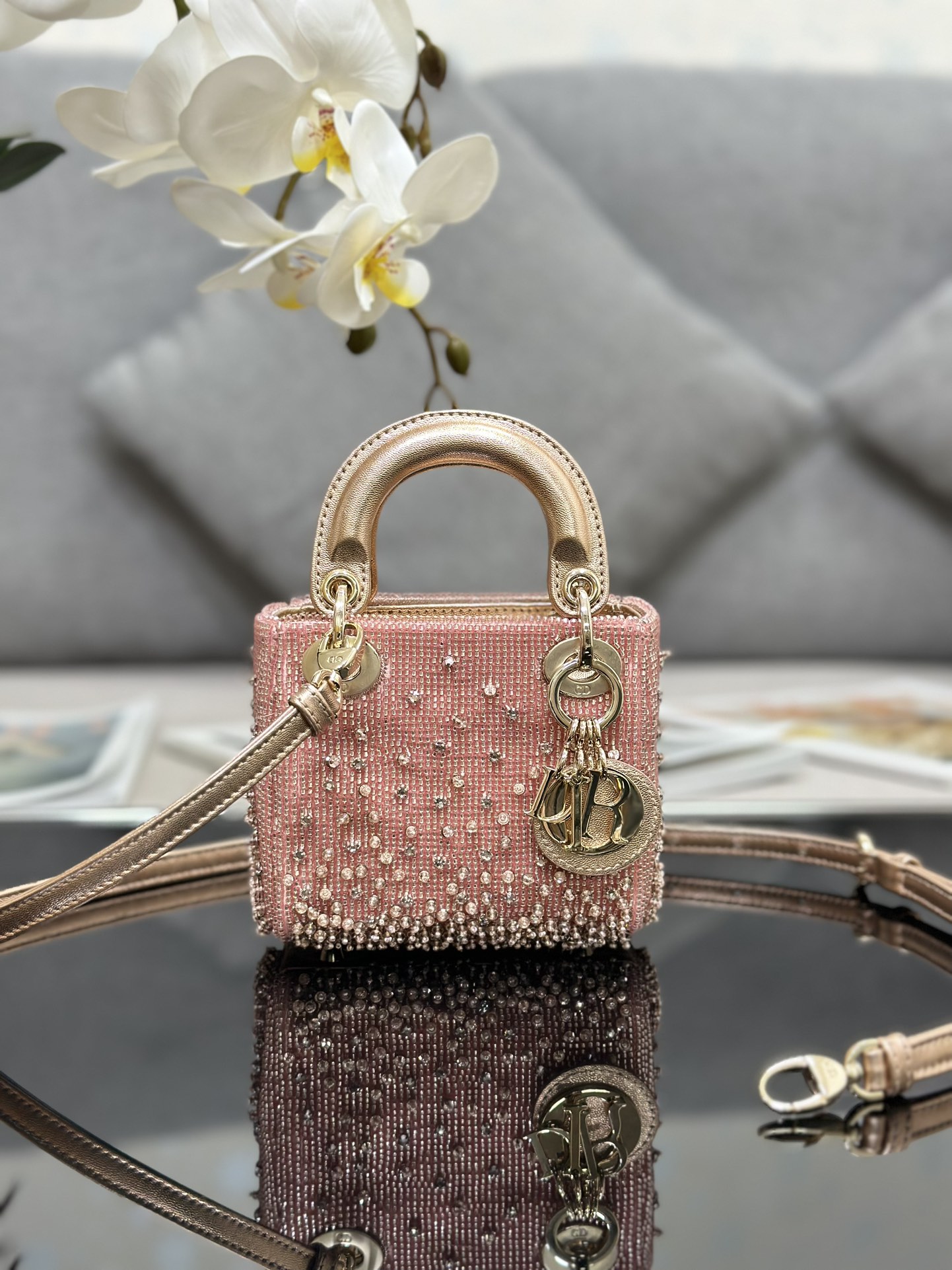 TOP Christian Dior Super Mini Embroidery Beads Lady Christian Dior Bags 12*10.2*5 cm- 3 Colors