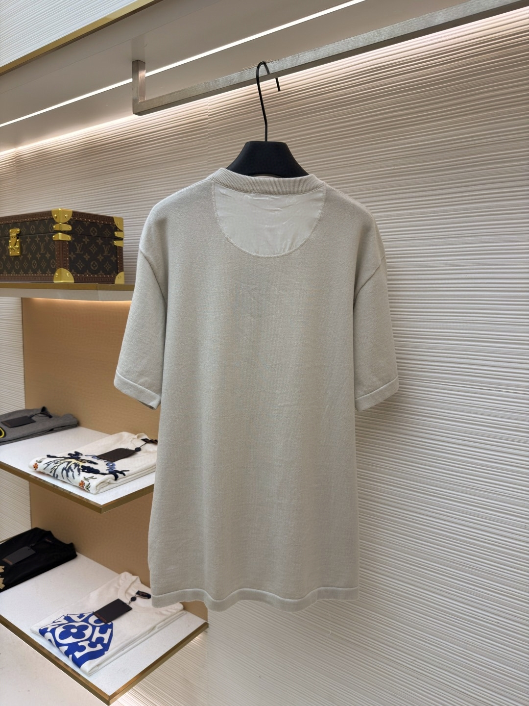 LOUIS VUITTON 口袋嵌花短袖