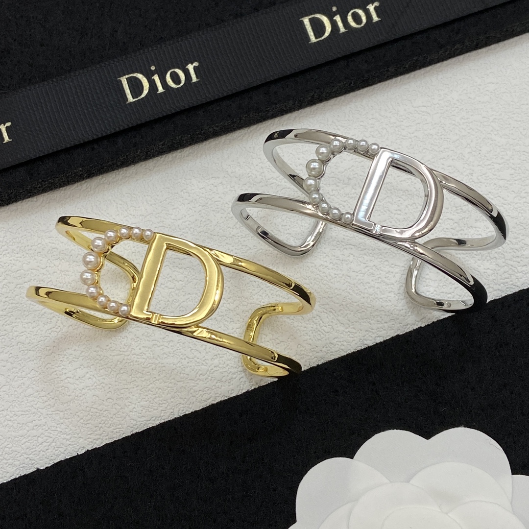 TOP Christian Dior Bracelet - 2 Colors