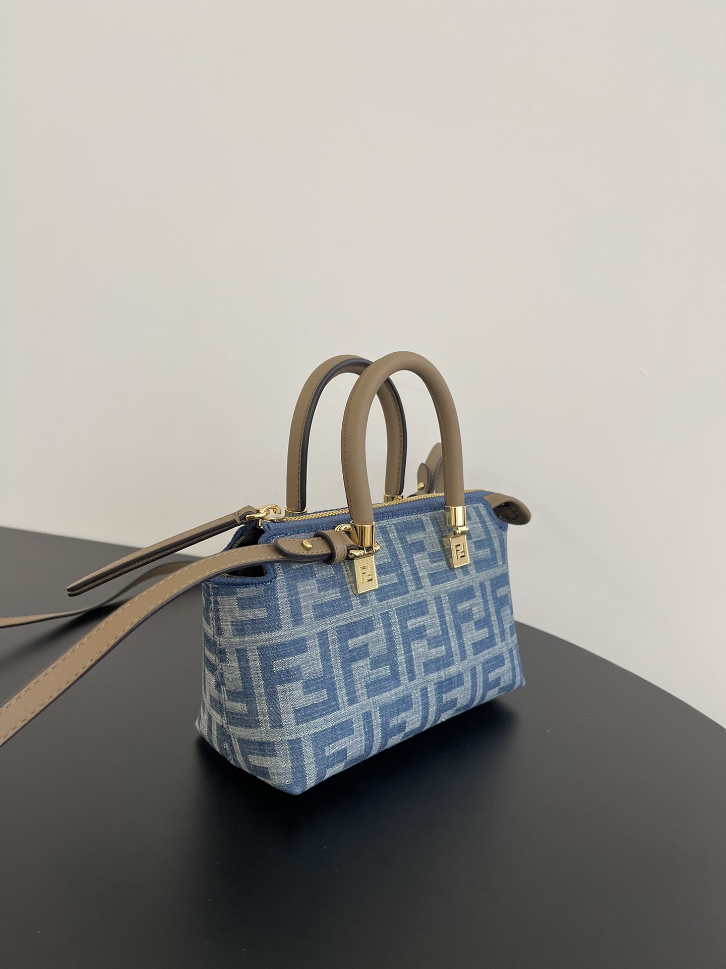 TOP FENDI Boston By The Way Bag 17.5x18x8cm - Denim