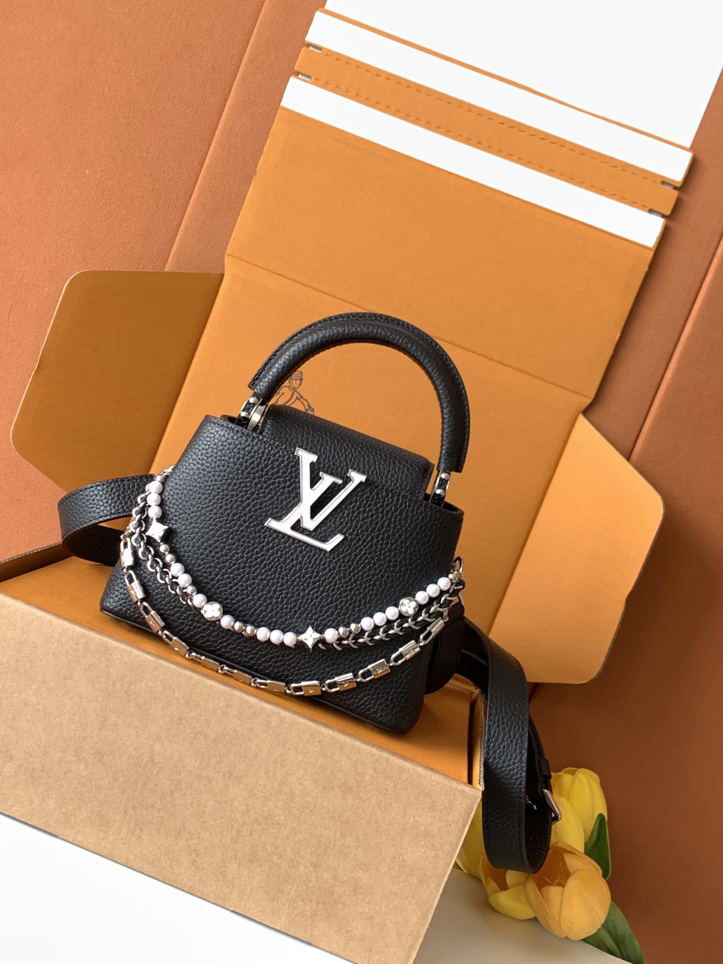 TOP Louis Vuitton LV Capucines Bag 21cm/27cm - Black