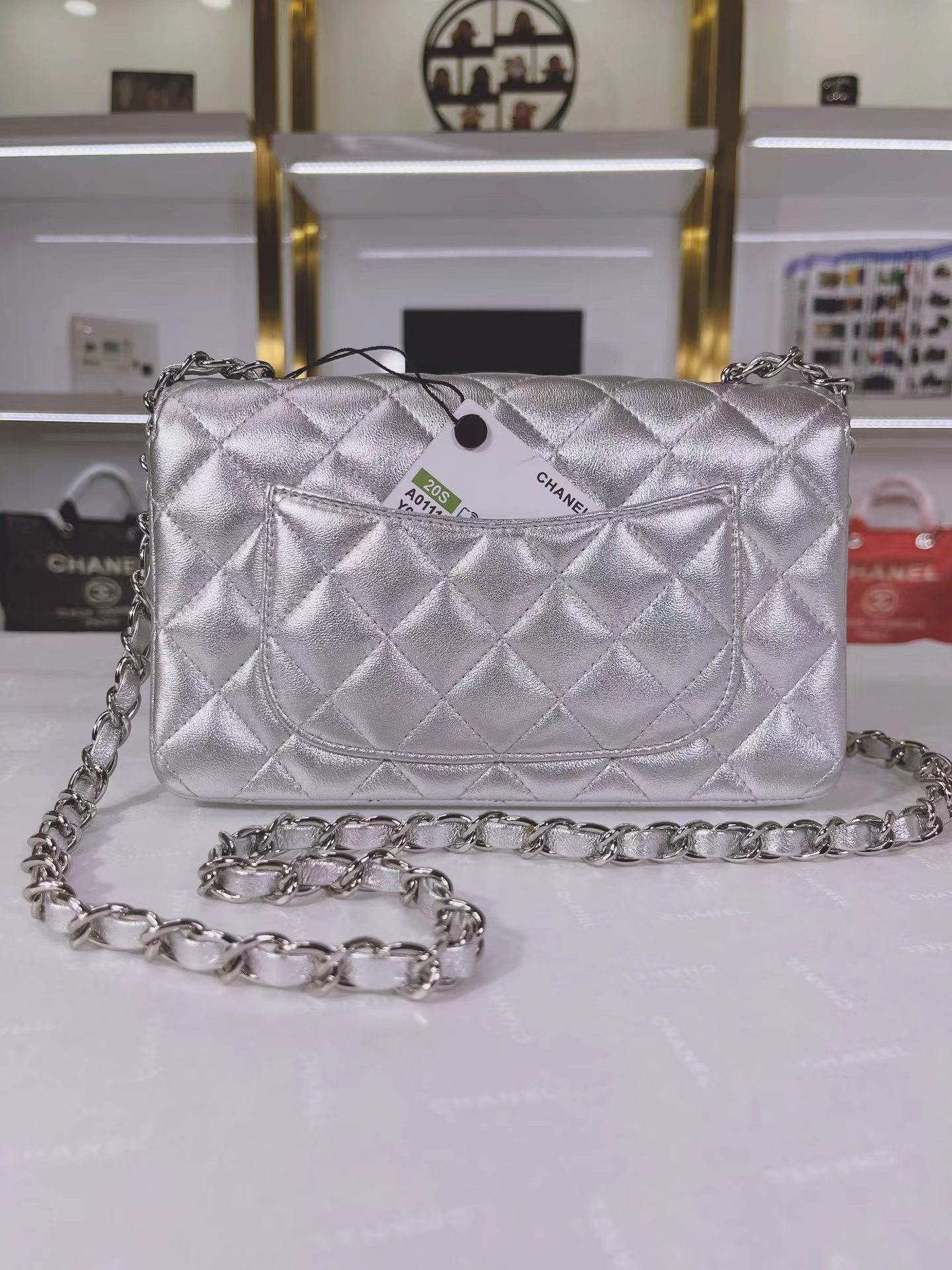 TOP CHANEL Classic Flap Bag 20cm - Silver