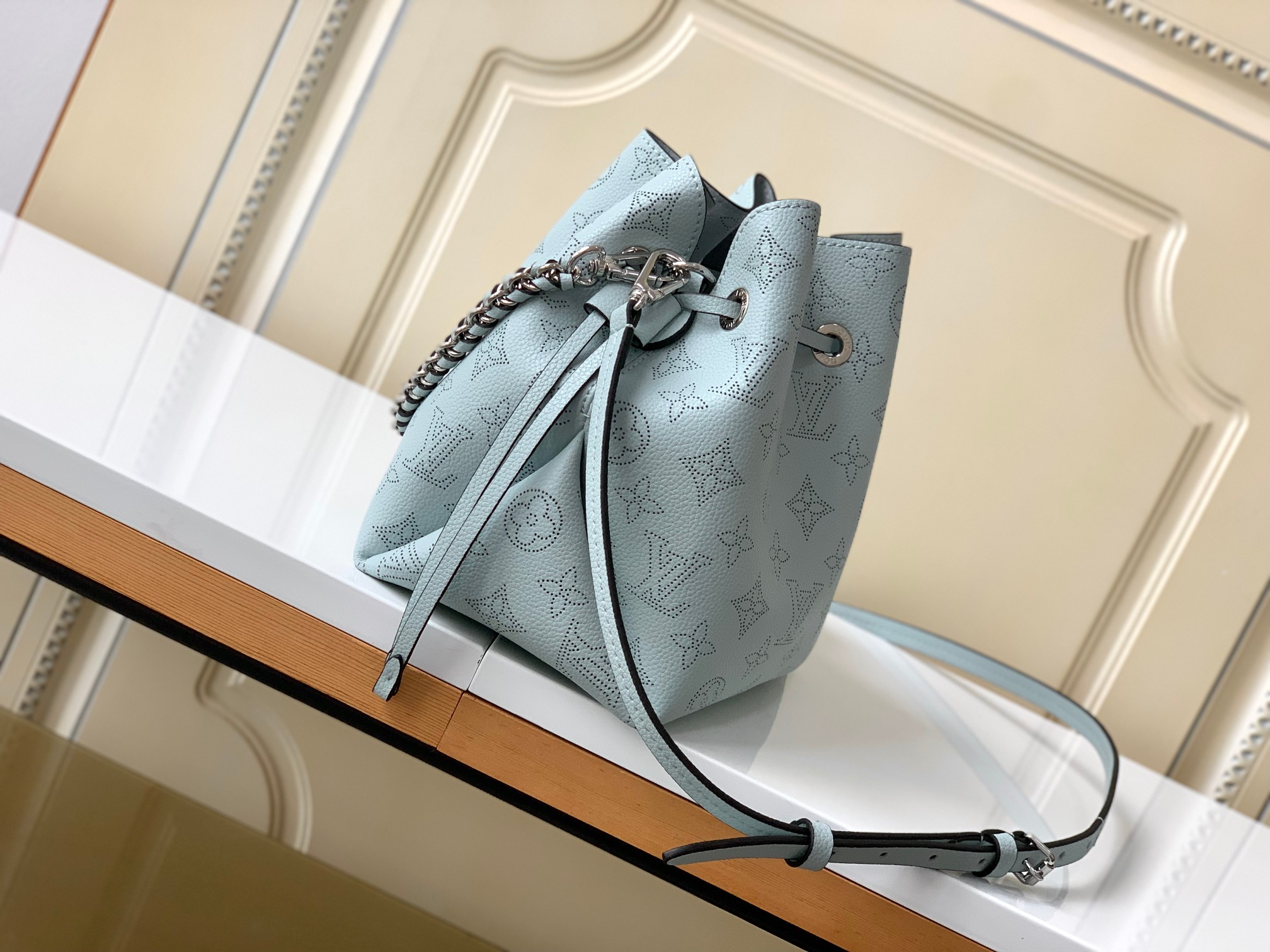 TOP Louis Vuitton LV Mahina Bella Bag - Blue
