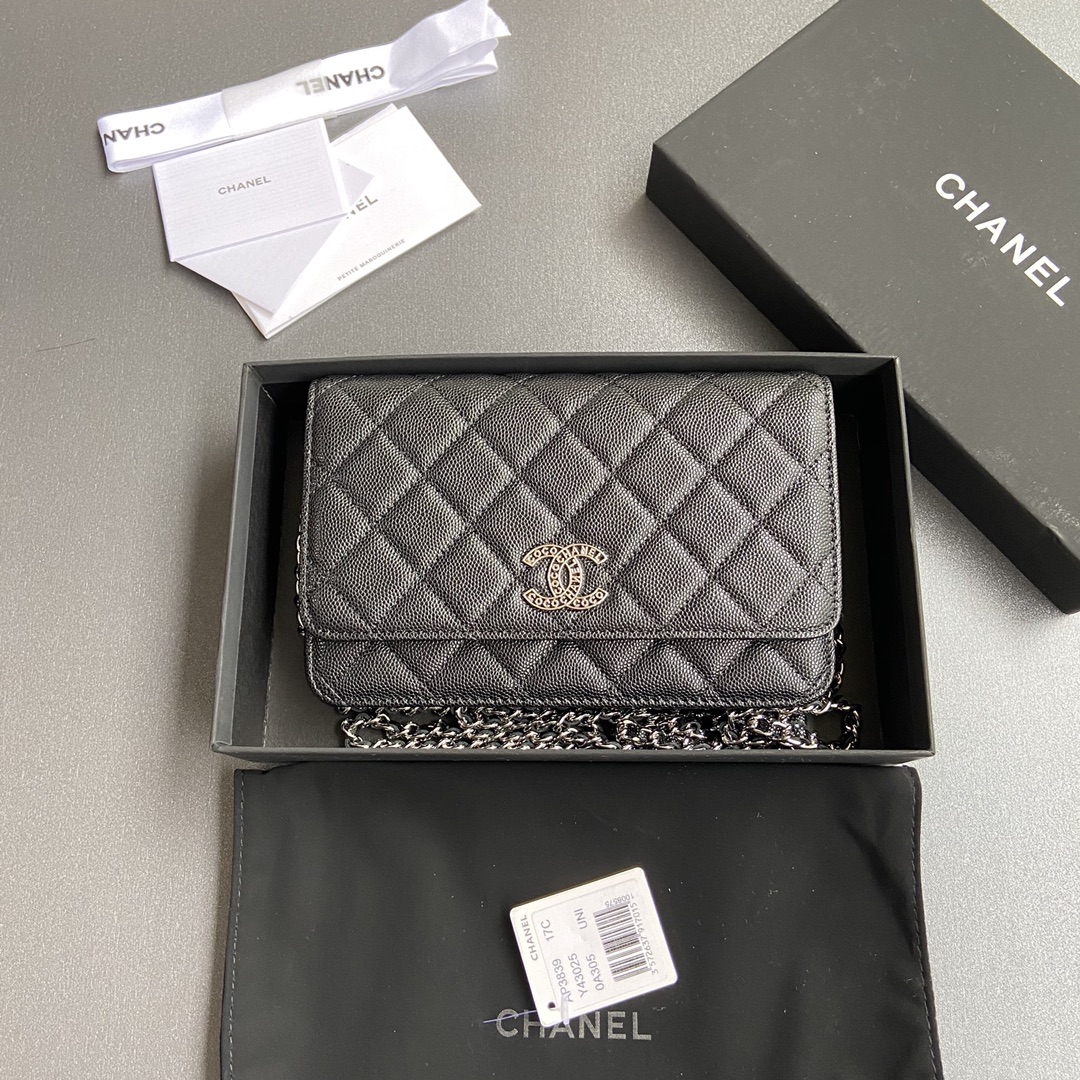 TOP CHANEL Chain Bag Calfskin 20×13×3.5cm - Black
