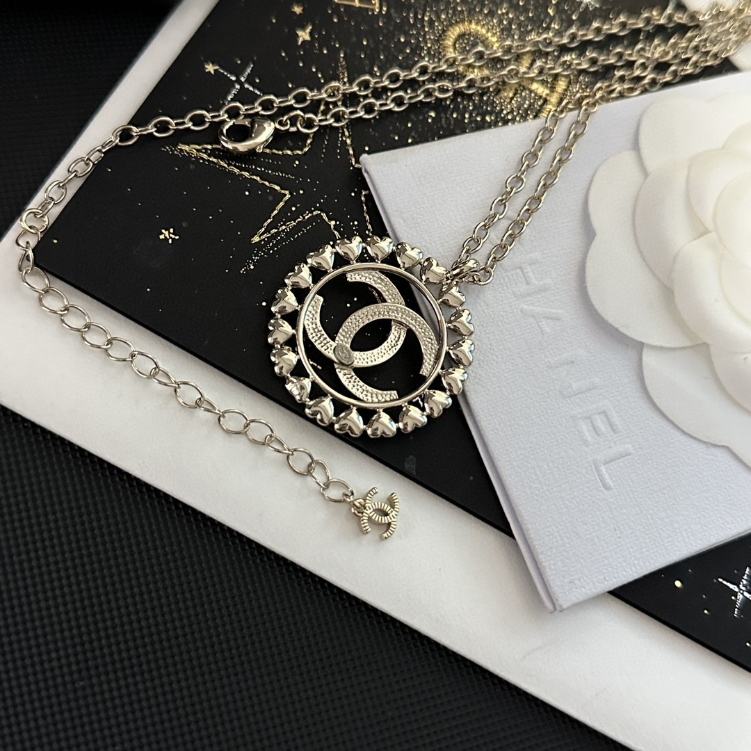 TOP CHANEL Double C Heart Necklace - Silver