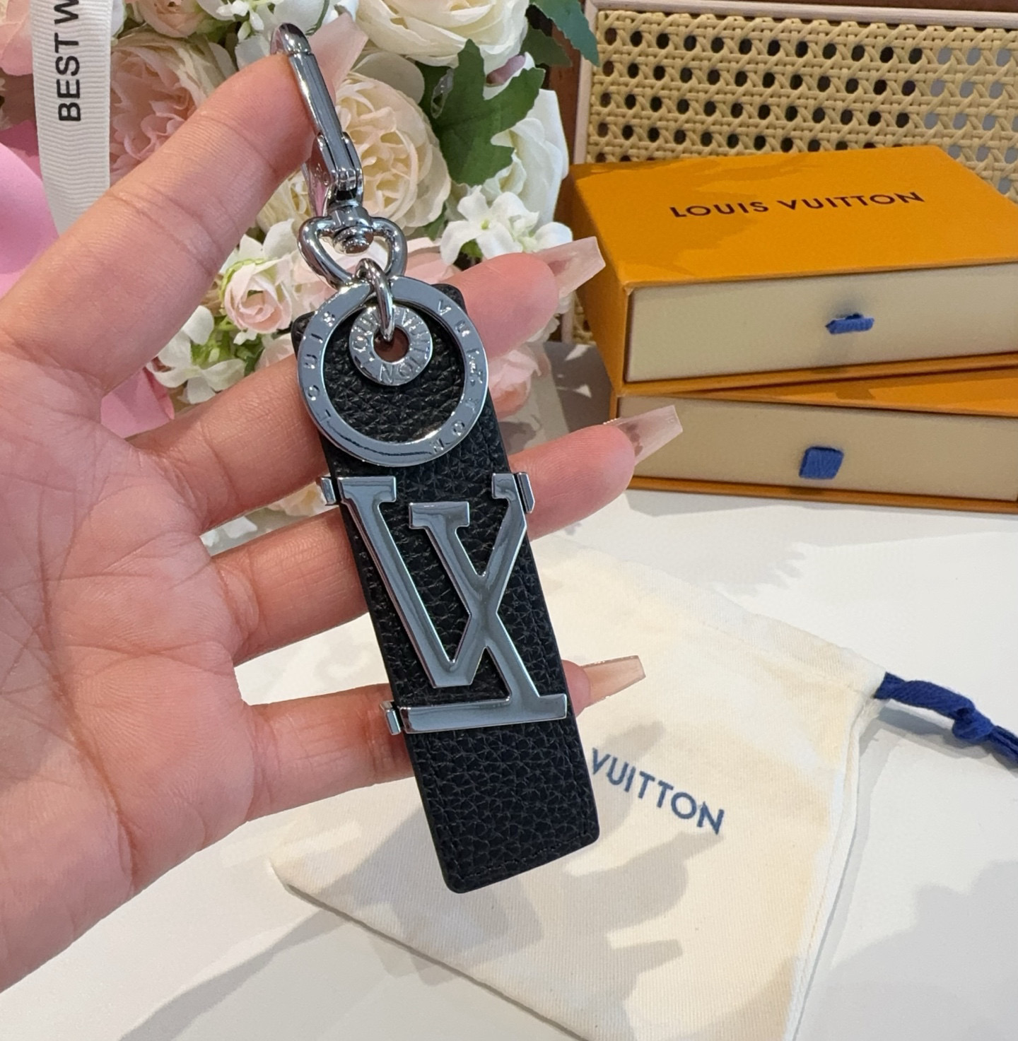 TOP Louis Vuitton LV  Keychain-4 Colors