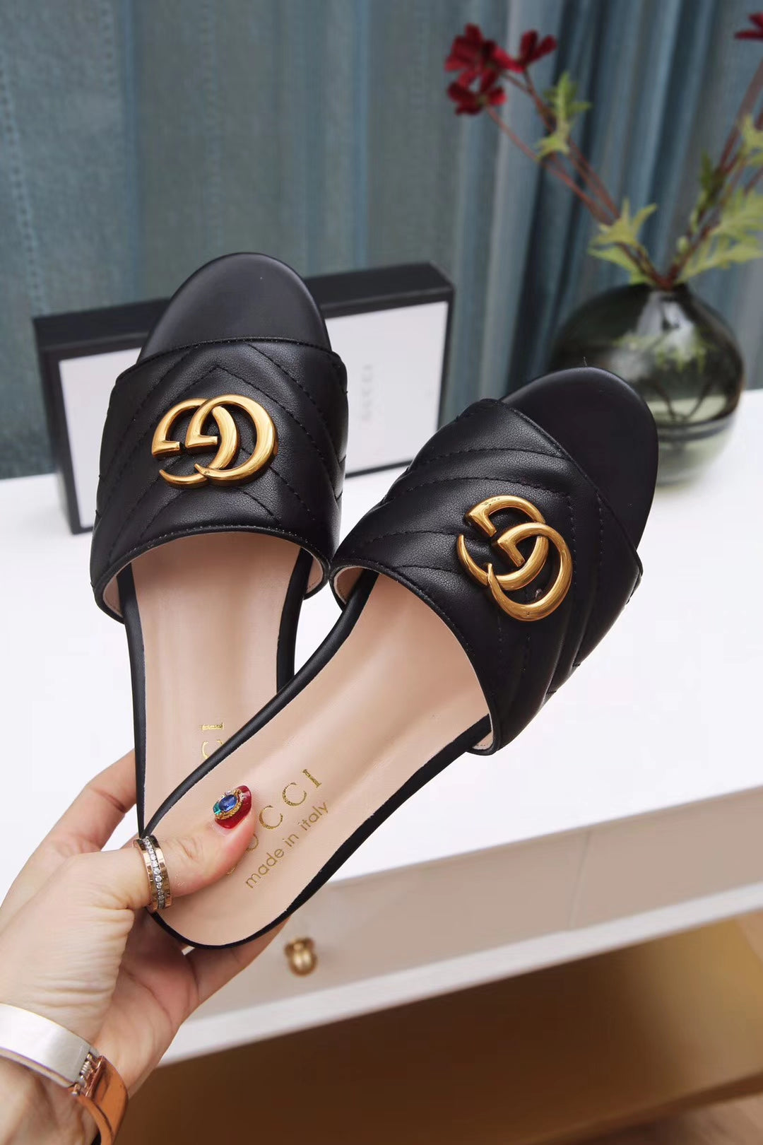 TOP GUCCI Marmont Slide - Black