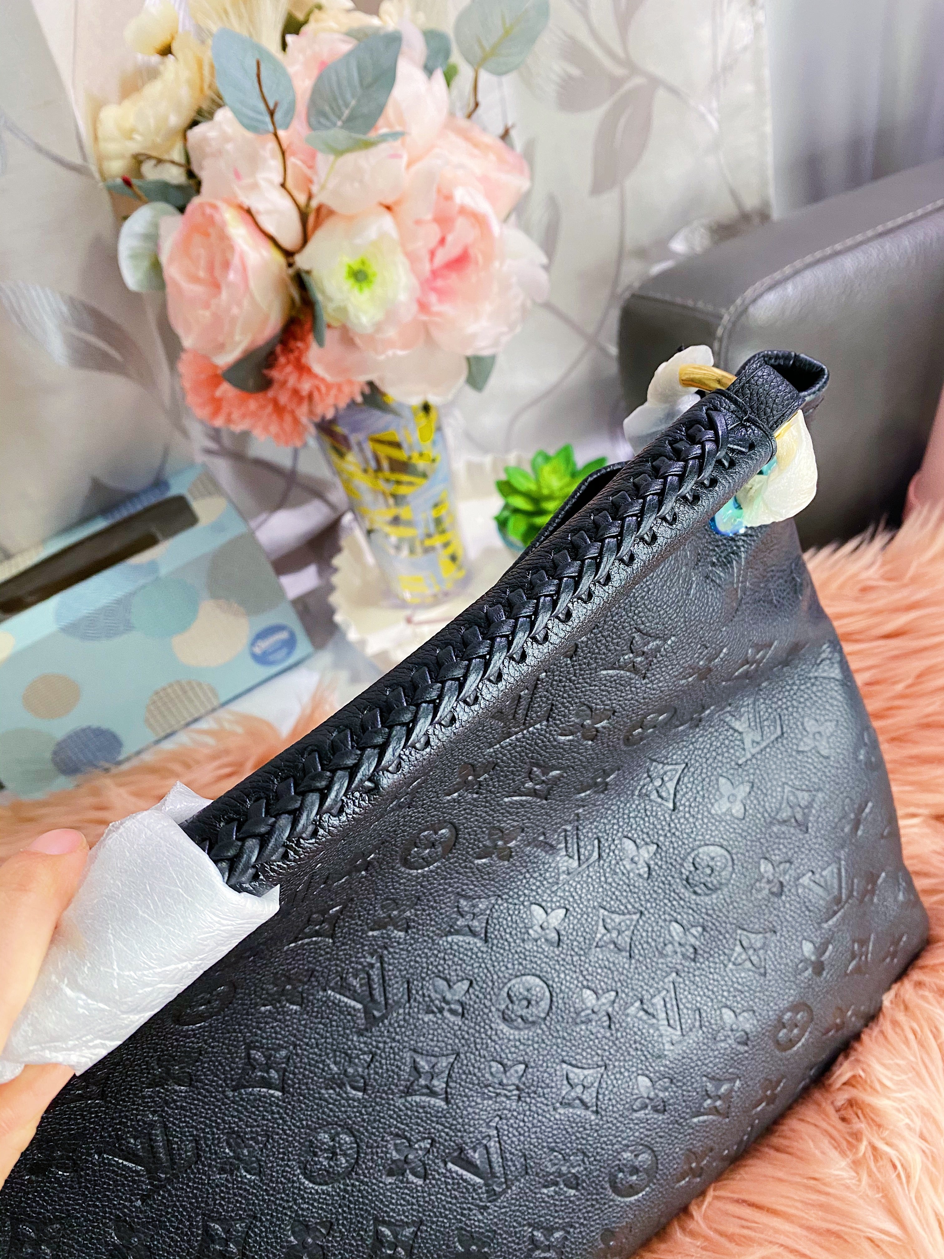 TOP Louis Vuitton LV £V Monogram Empreinte Noir Artsy MM 41 x 32 x 22 cm-Black
