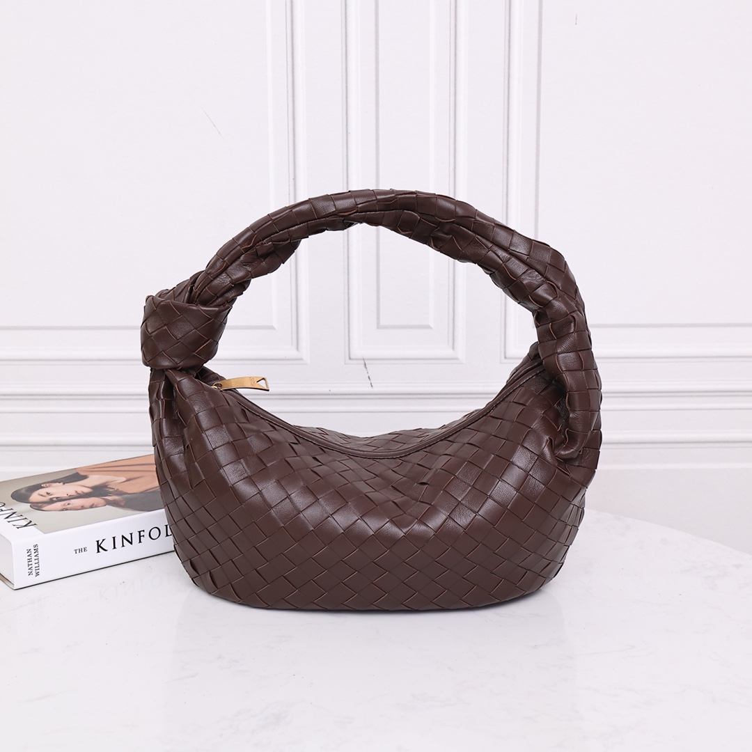 TOP Bottega Veneta BV Jodie Bag - Brown