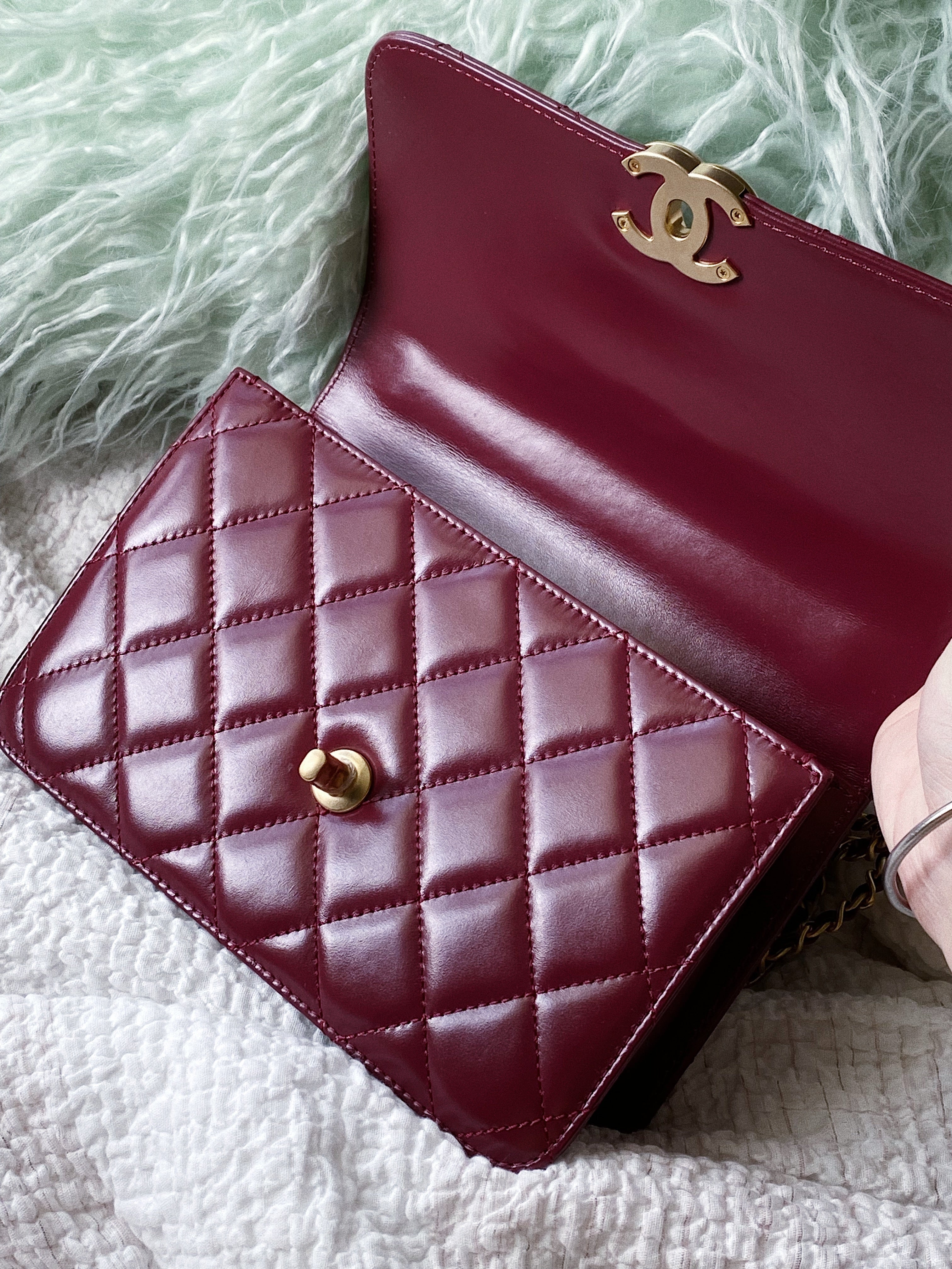 TOP CHANEL Perfect Fit Bag Calfskin - Burgundy