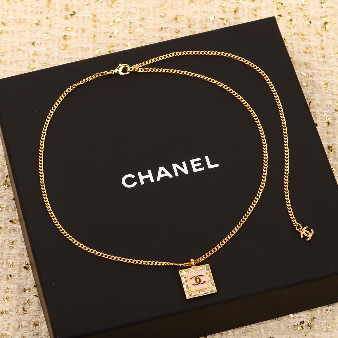TOP CHANEL Pink Square CC Necklace
