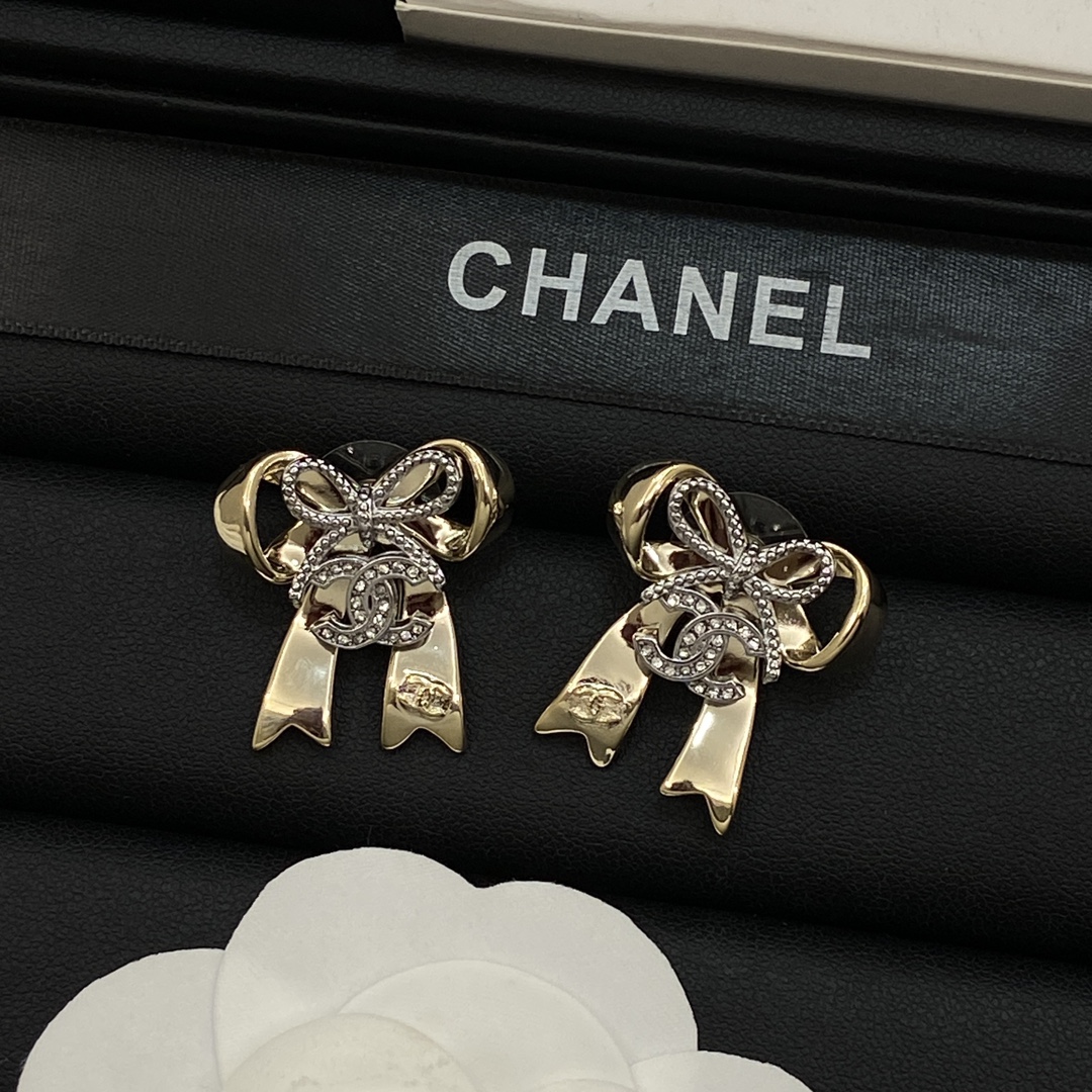 TOP CHANEL CC Earrings - Gold