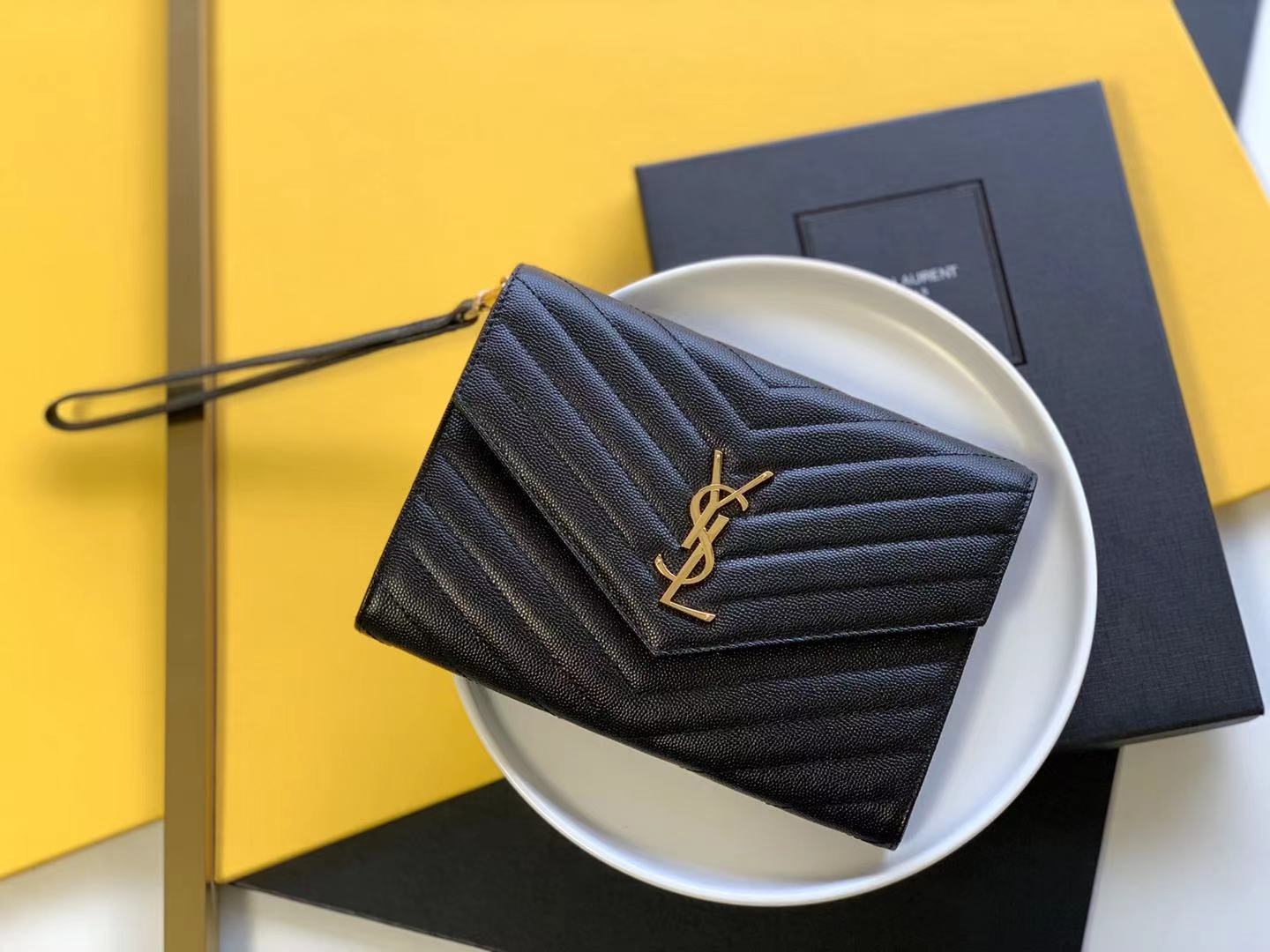 TOP Yves Saint Laurent YSL Monogram Quilted Grainy Leather Pouch - Black w GHW