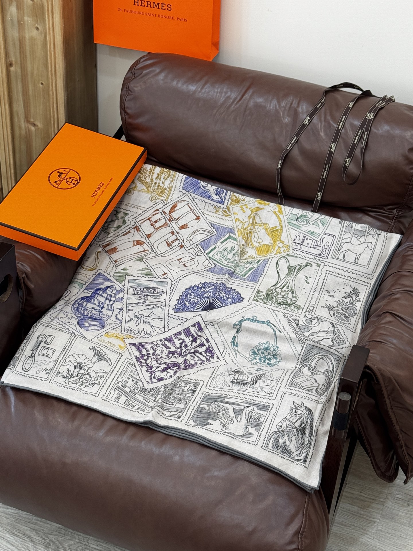 TOP HERMES Square Silk and Wool Scarf 140x140cm - 2 Colors