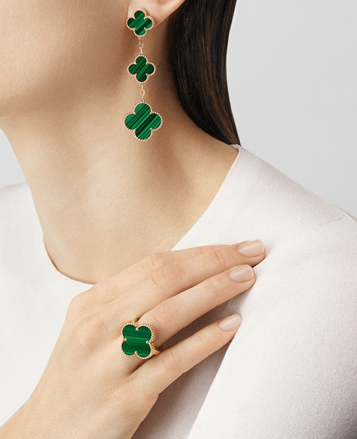 TOP Van Cleef & Arpels Dangle 3 Flowers Earrings