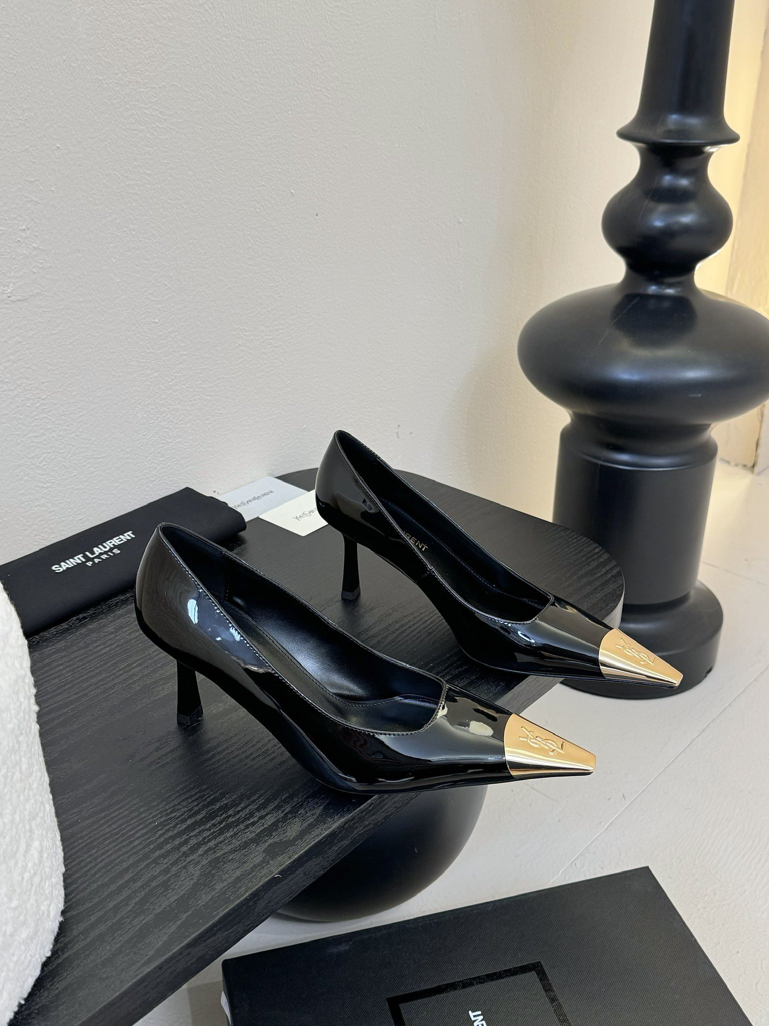 TOP Yves Saint Laurent YSL High Heel Pumps - Black