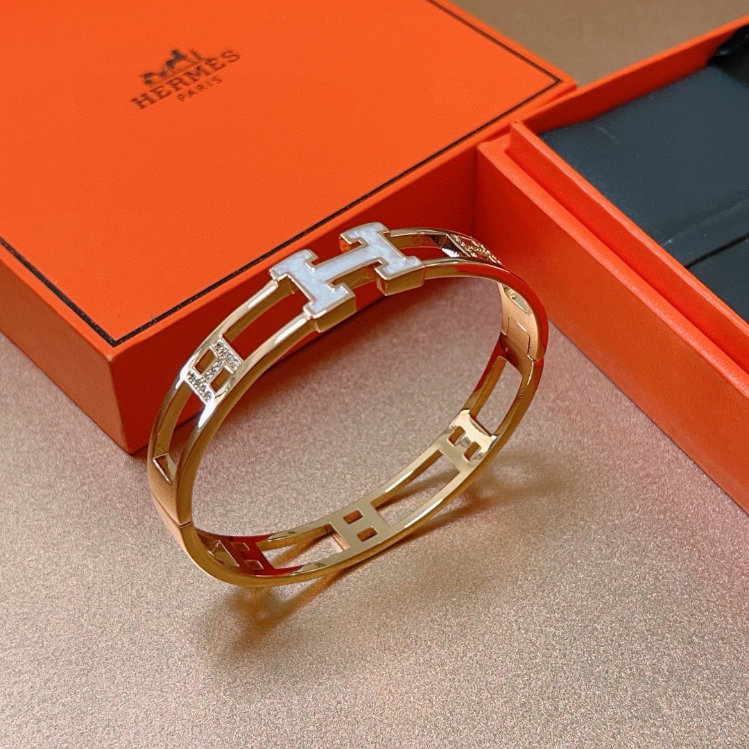 TOP HERMES H Bracelet