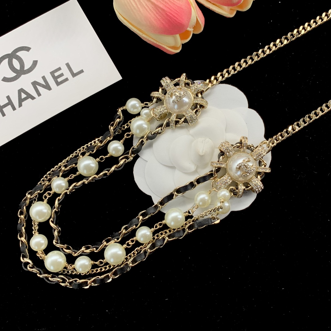 TOP CHANEL Pearl/Diamond Choker Necklace