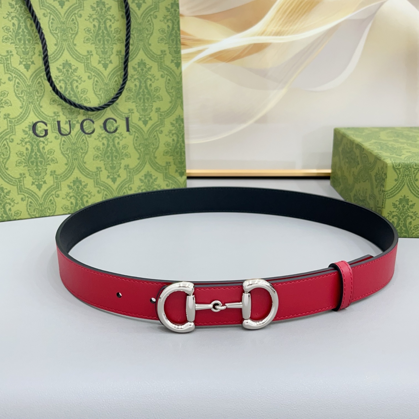 GUCCI Women's Classic Horsebit Buckle Genuine Leather Belt, Luxury Slim Waist Belt