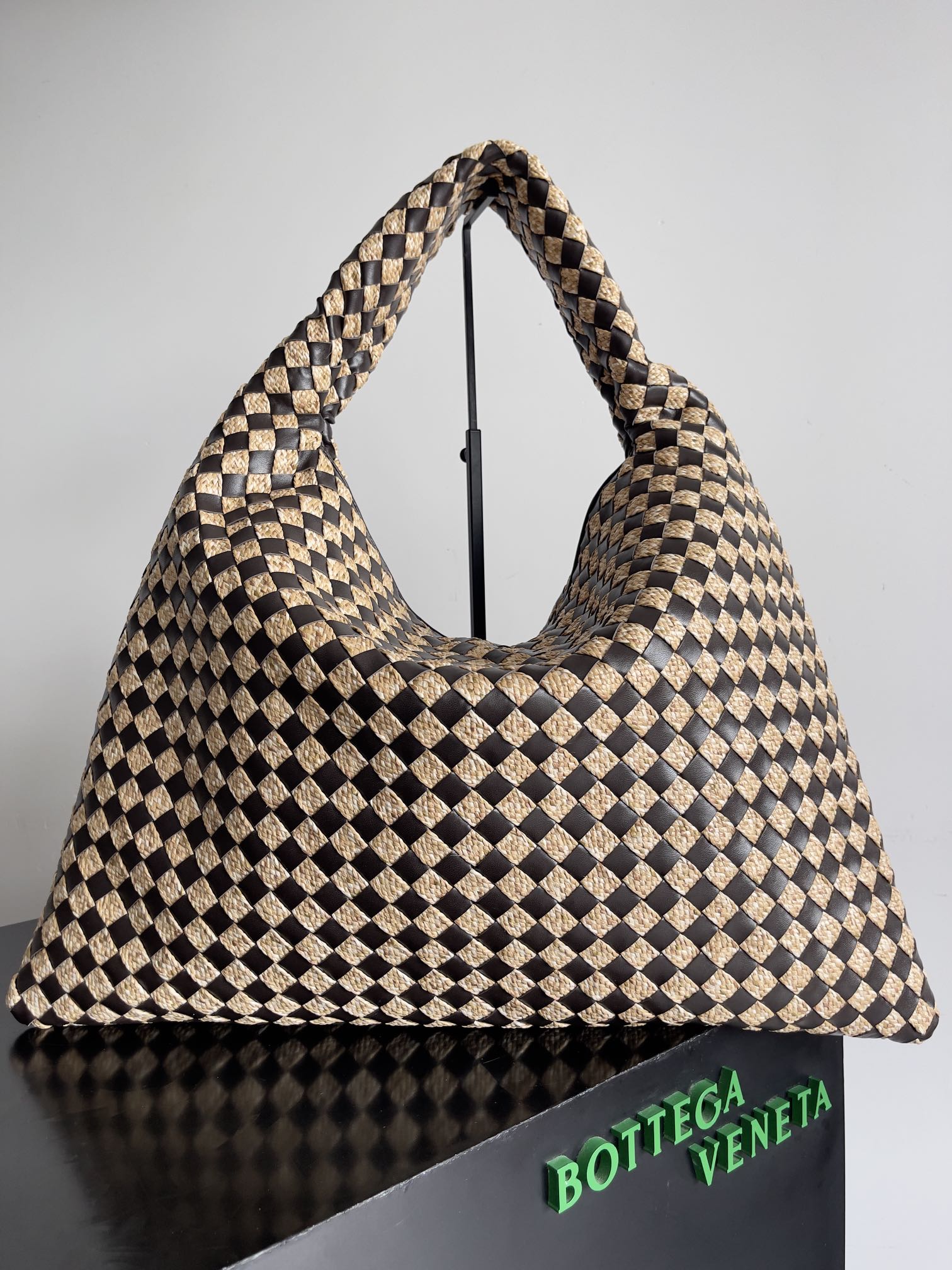 TOP Bottega Veneta BV Raffia & Cowhide Hop Bag 54x24x13cm - Brown